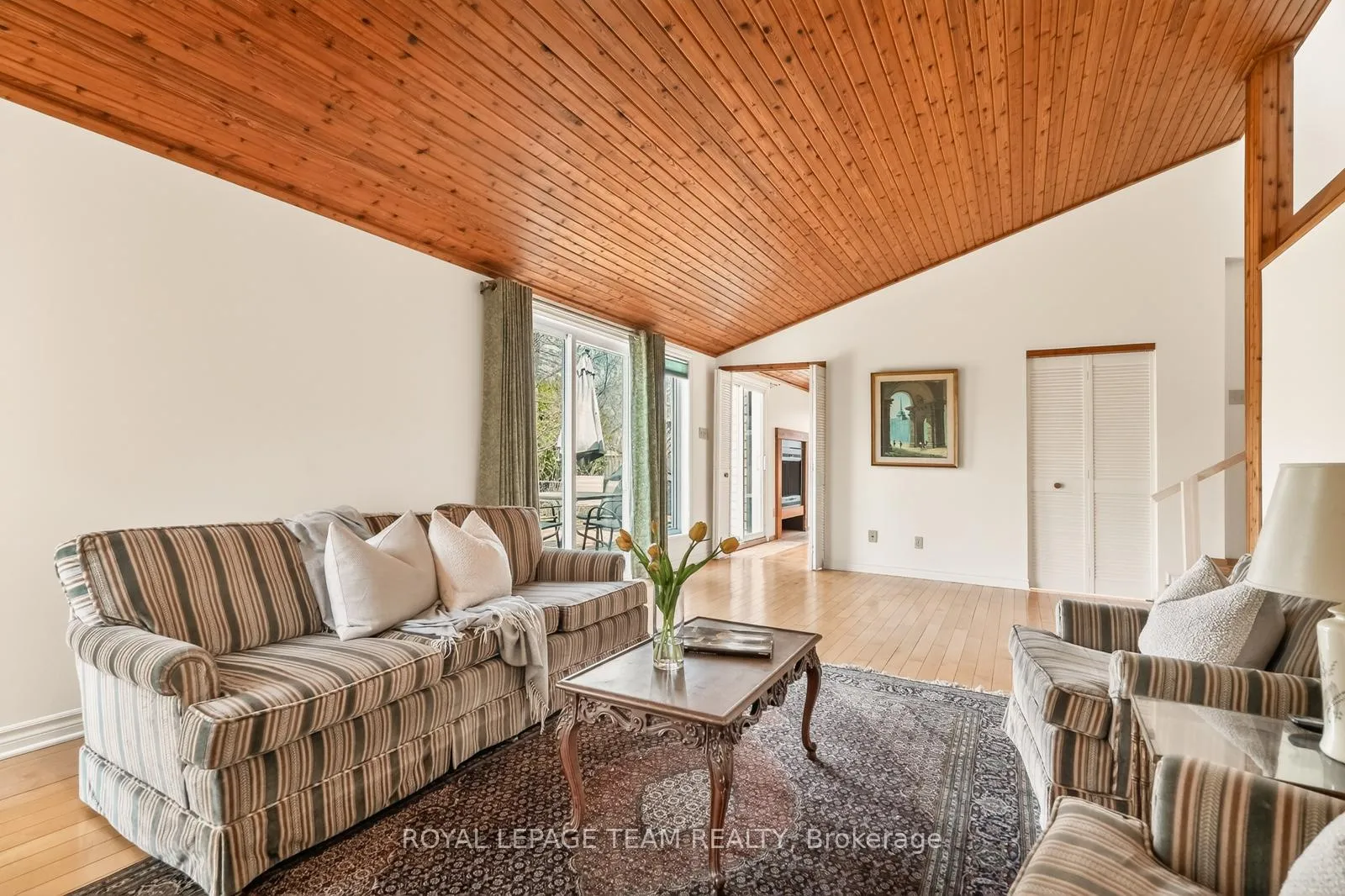 Photo 6 of 3124 Quesnel Drive, Ottawa, Mooneys Bay/Revelstoke — HOMEH
