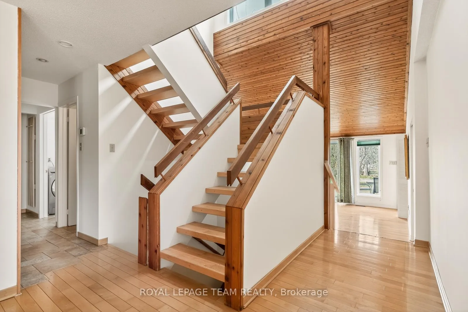 Photo 17 of 3124 Quesnel Drive, Ottawa, Mooneys Bay/Revelstoke — HOMEH