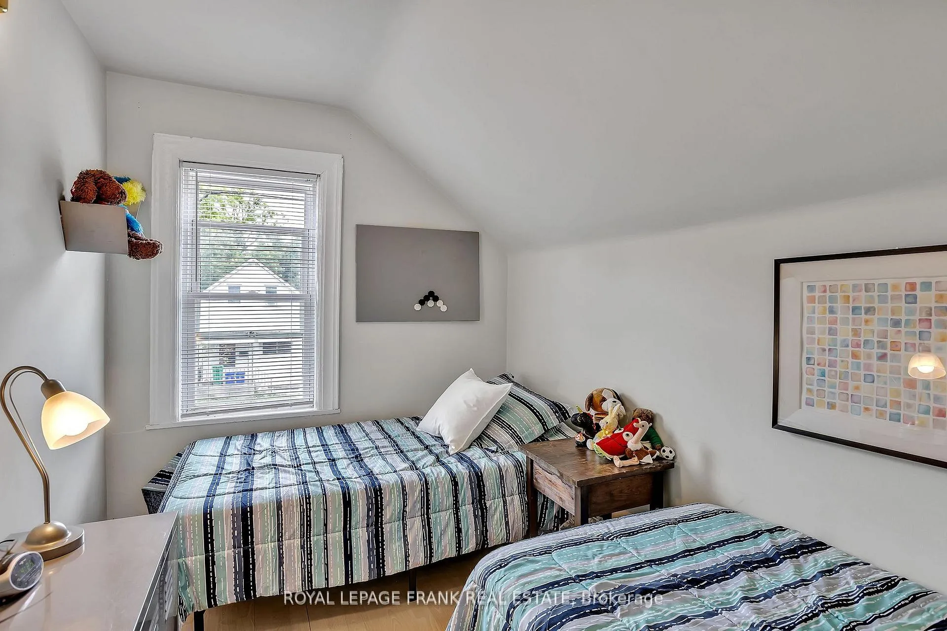 Photo 20 of 715 Chamberlain Street, Peterborough, Otonabee Ward 1 — HOMEH