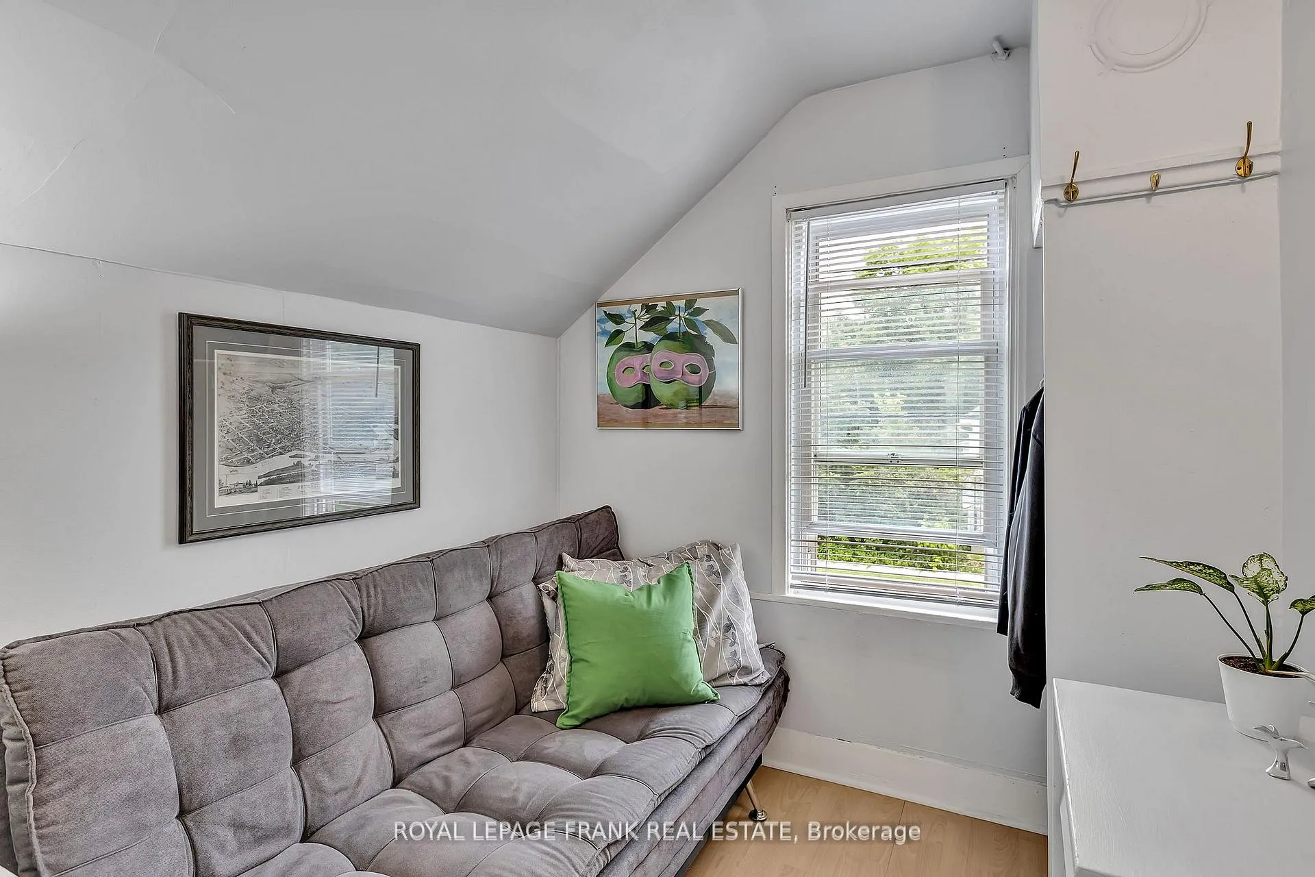 Photo 22 of 715 Chamberlain Street, Peterborough, Otonabee Ward 1 — HOMEH