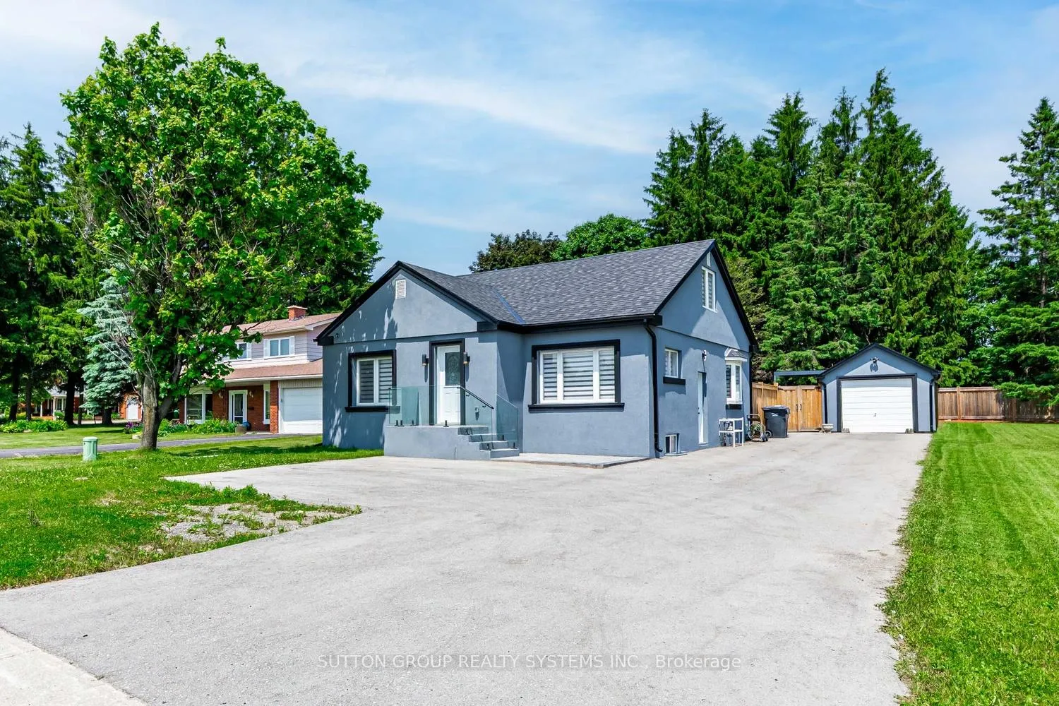 Front of 18493 Hurontario Street