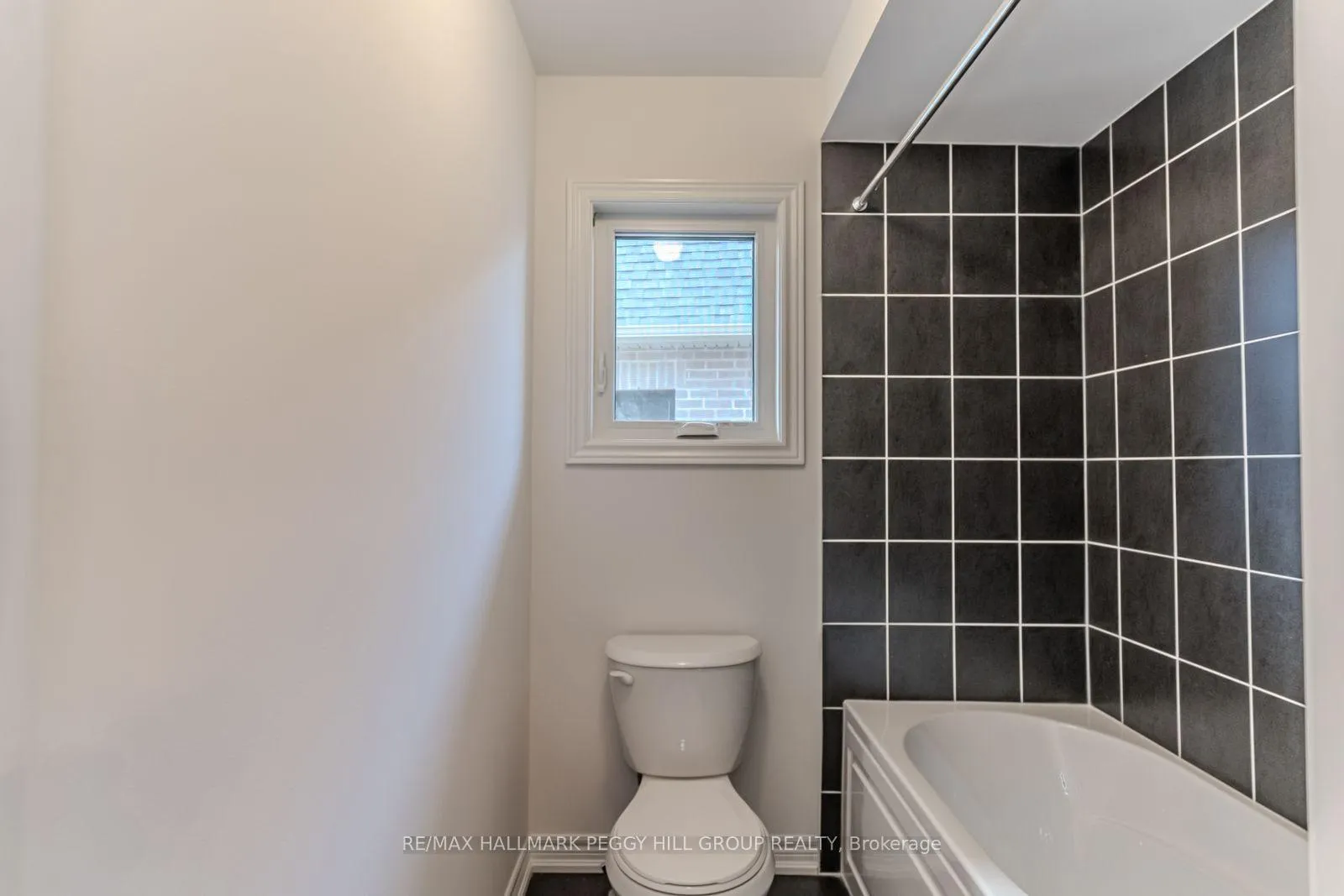 Photo 14 of 17 Baycroft Boulevard, Essa, Angus — HOMEH