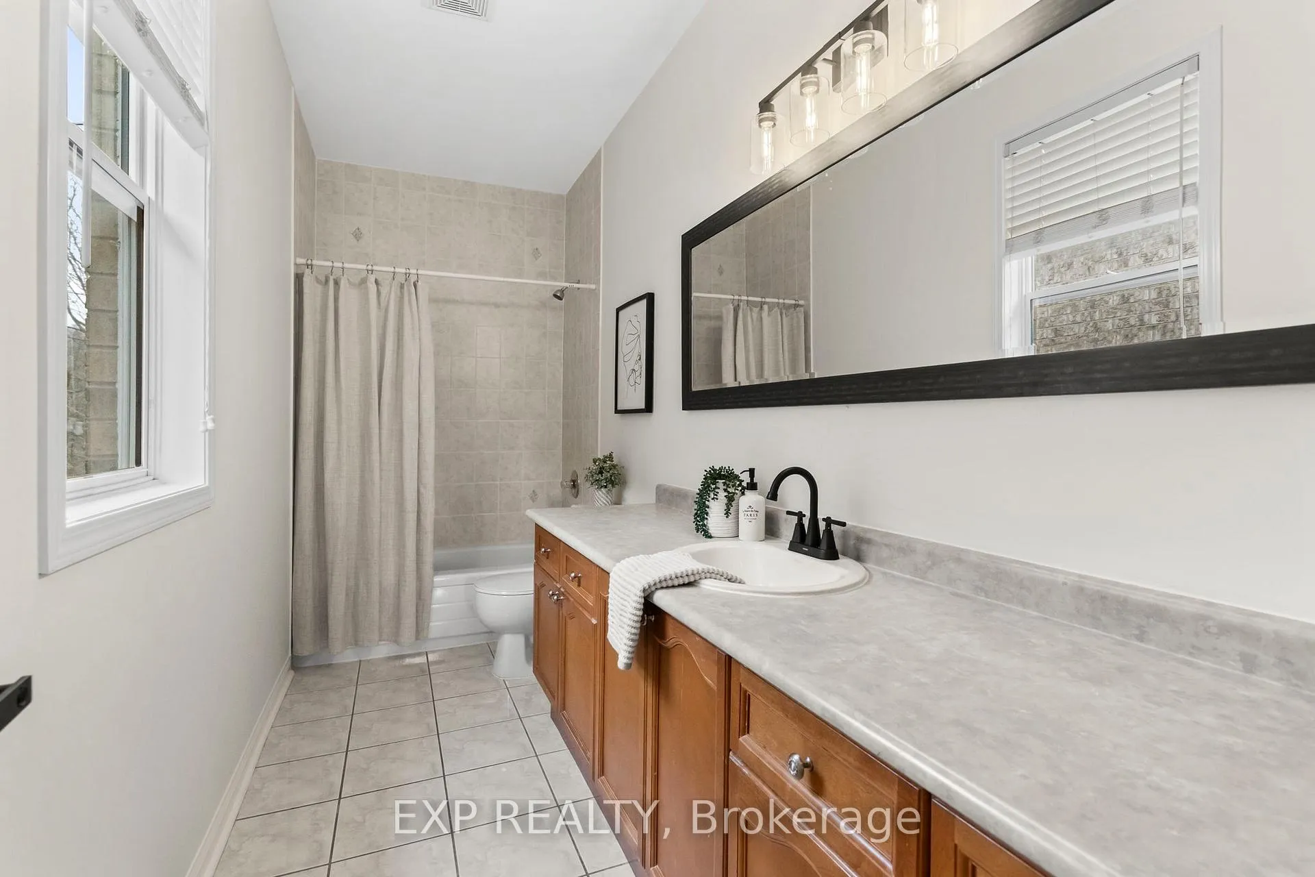 Photo 31 of 106 Arborglen Drive, Halton Hills, Georgetown — HOMEH