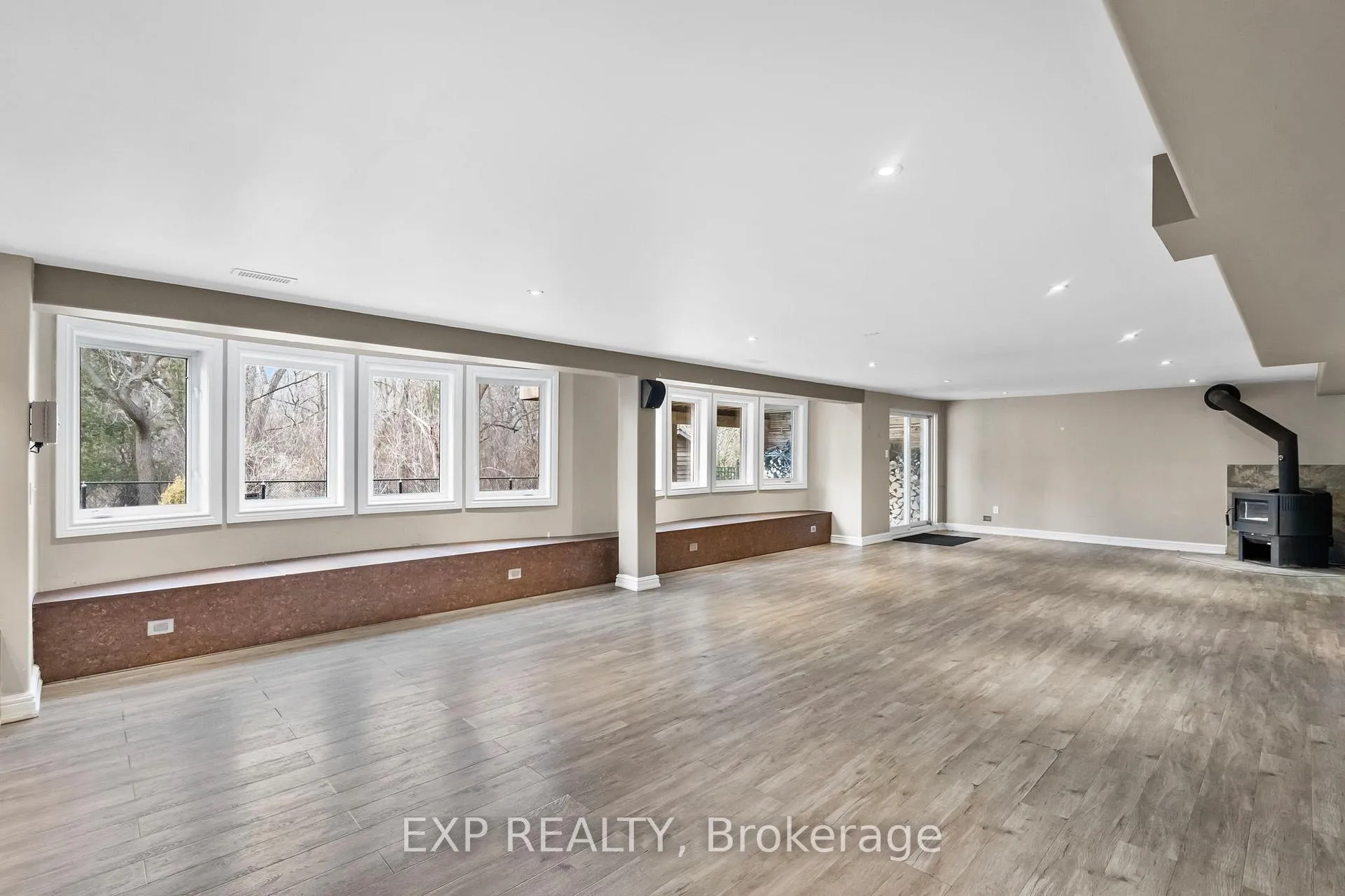 Photo 44 of 106 Arborglen Drive, Halton Hills, Georgetown — HOMEH