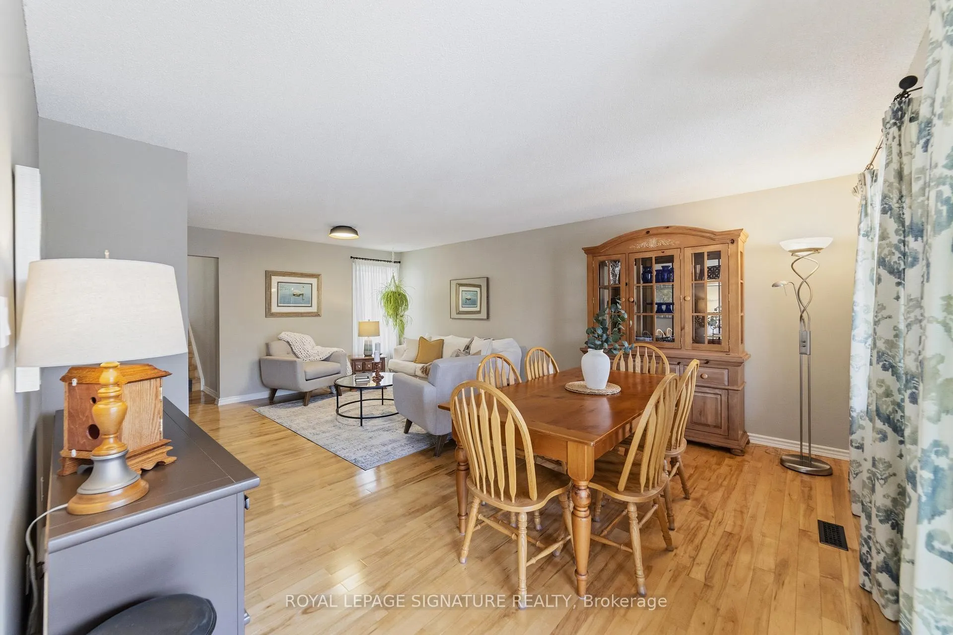 Photo 5 of 1426 Kimberley Drive, Oakville, Falgarwood — HOMEH