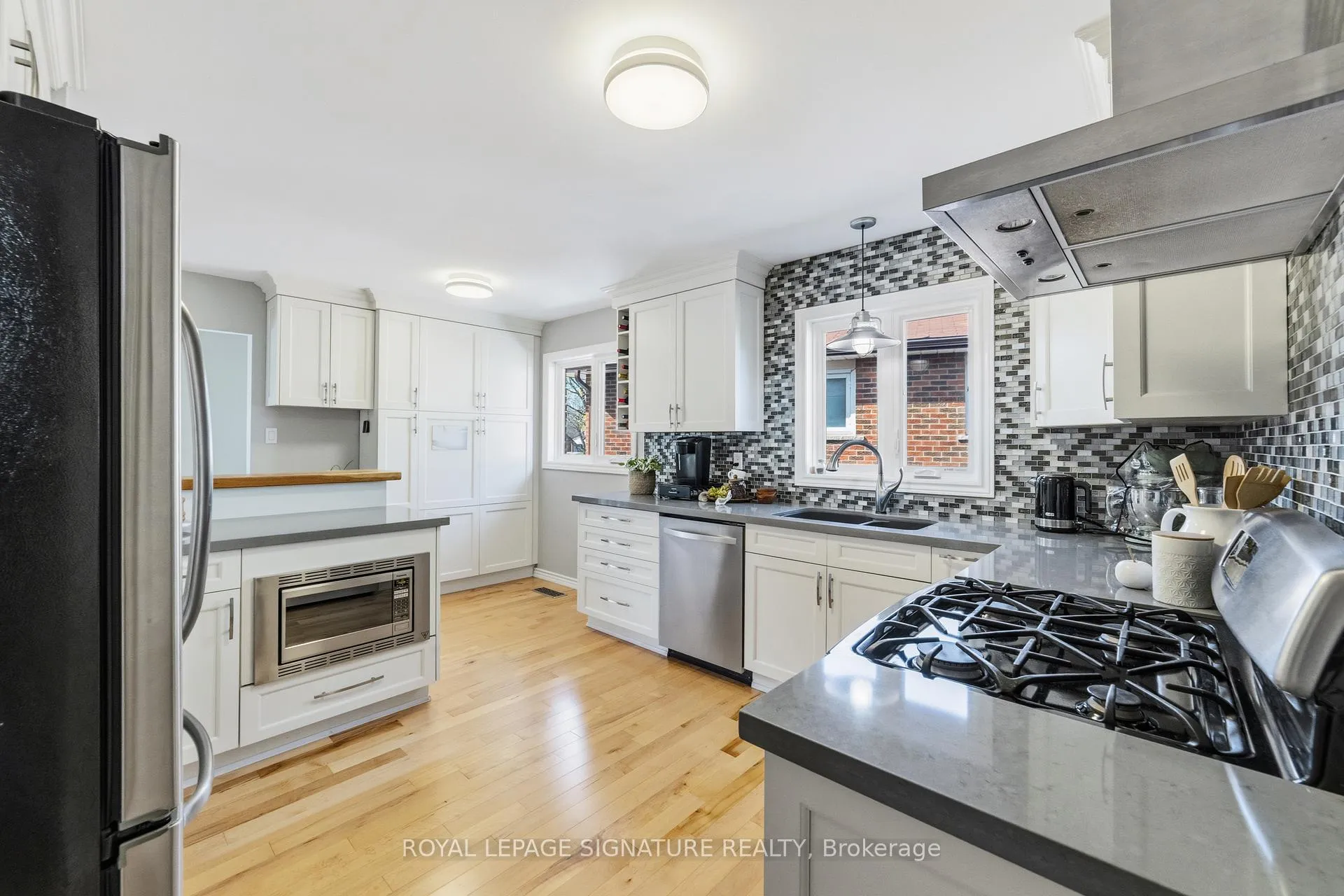 Photo 10 of 1426 Kimberley Drive, Oakville, Falgarwood — HOMEH
