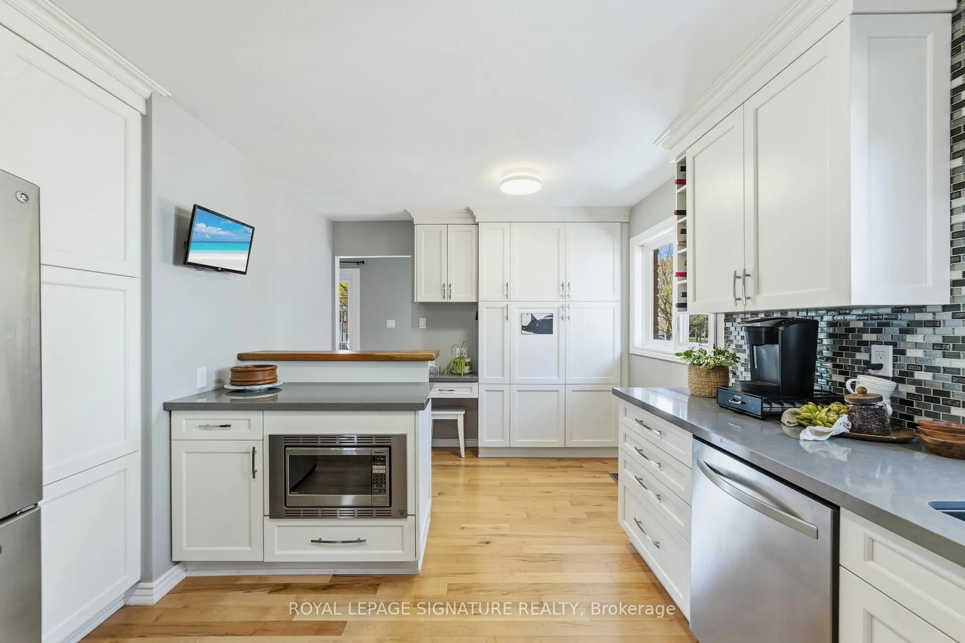 Photo 12 of 1426 Kimberley Drive, Oakville, Falgarwood — HOMEH