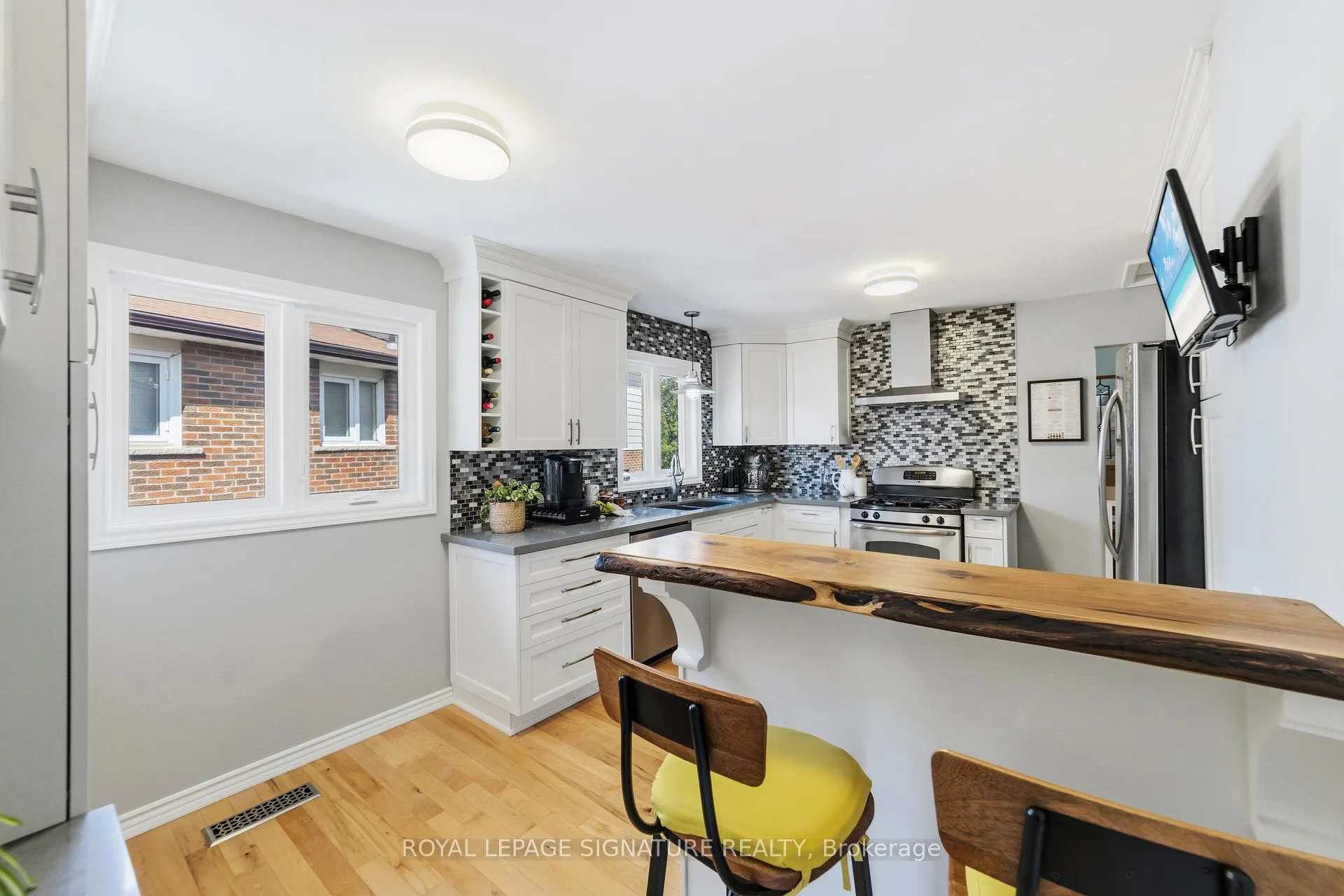 Photo 14 of 1426 Kimberley Drive, Oakville, Falgarwood — HOMEH