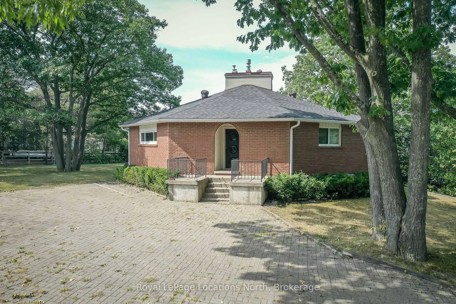 Photo of 10 Sunset Court