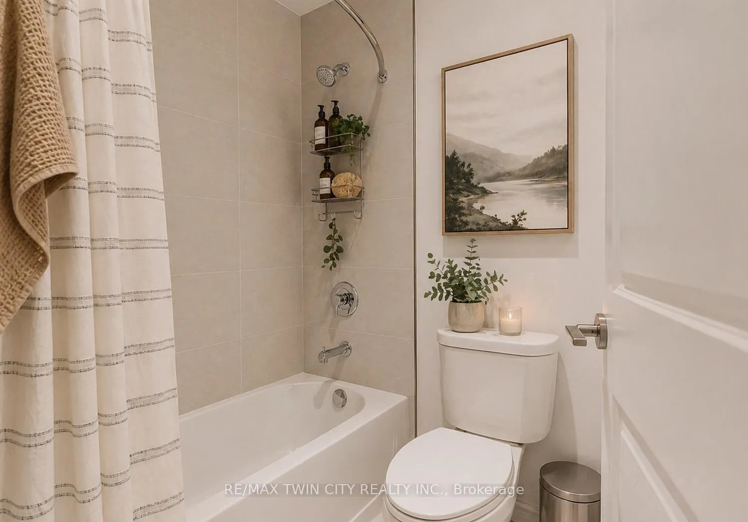 Photo 3 of Unit 1504, 181 King Street S, Waterloo — HOMEH