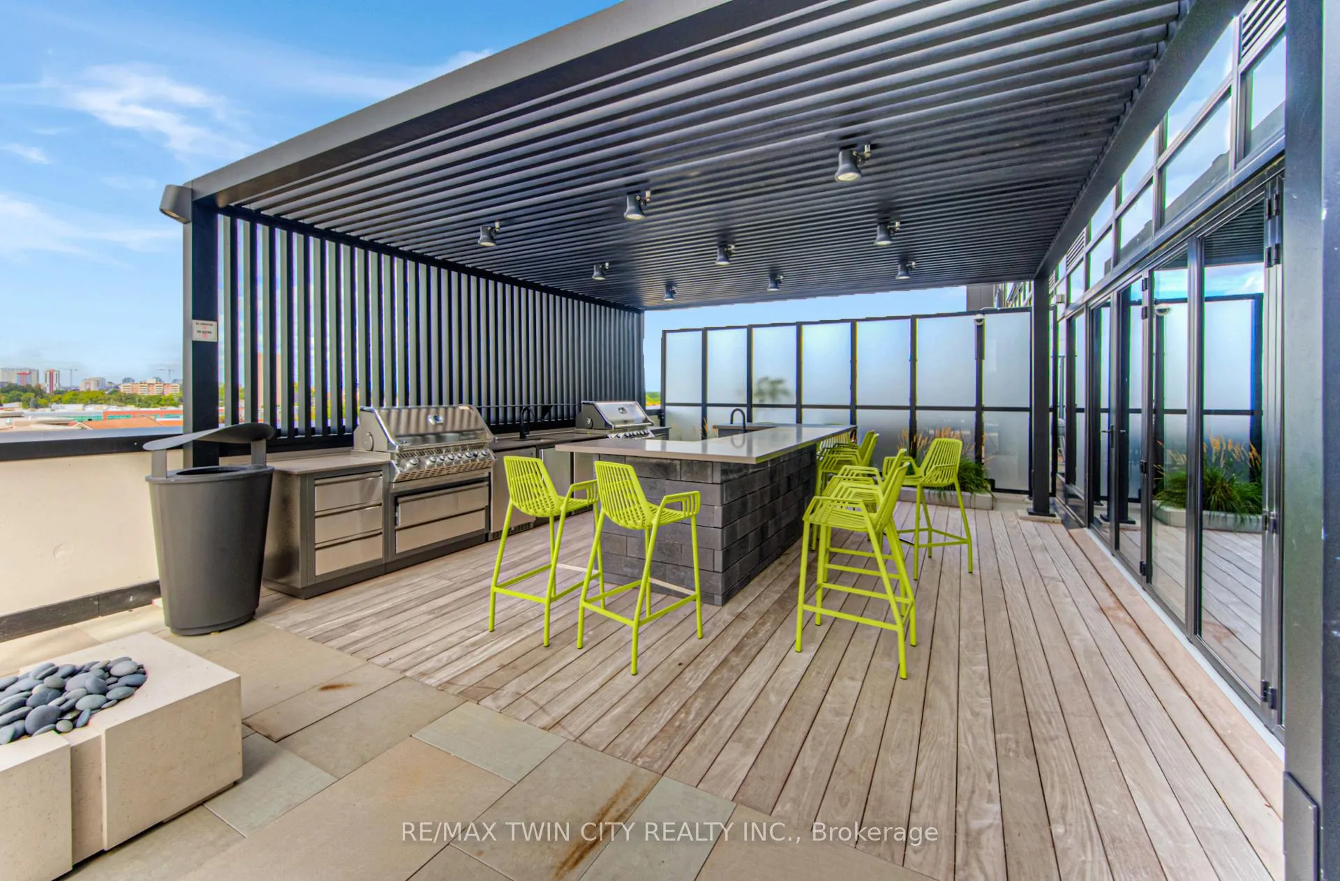 Photo 13 of Unit 1504, 181 King Street S, Waterloo — HOMEH