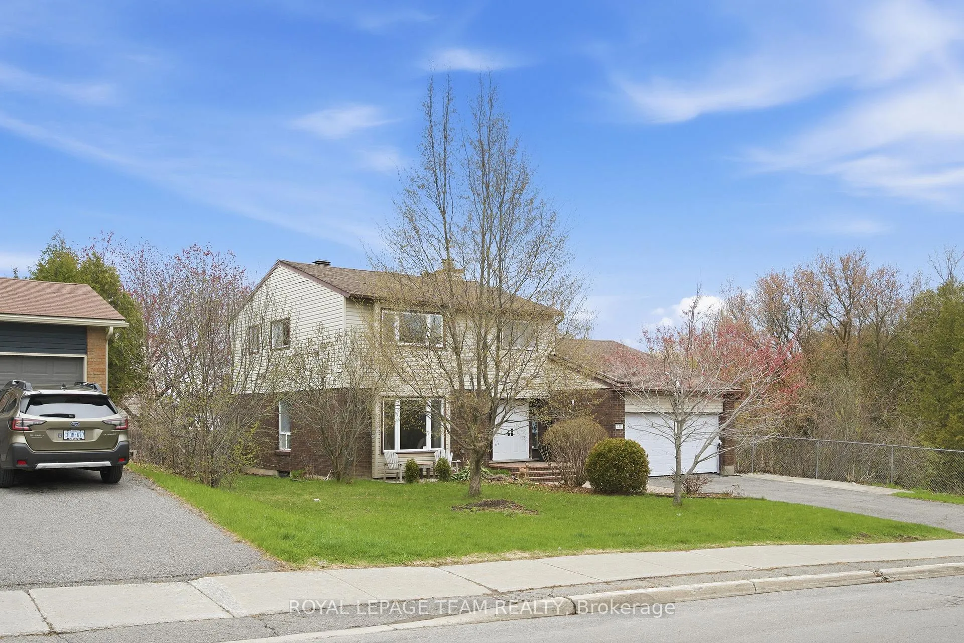 Photo 2 of 136 Malvern Drive, Ottawa, Barrhaven - Pheasant Run — HOMEH