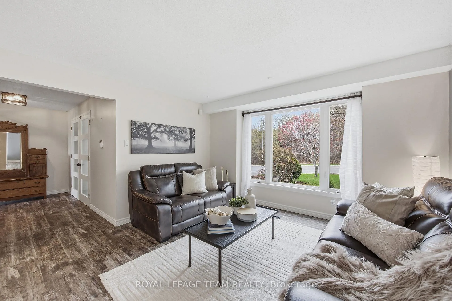 Photo 6 of 136 Malvern Drive, Ottawa, Barrhaven - Pheasant Run — HOMEH