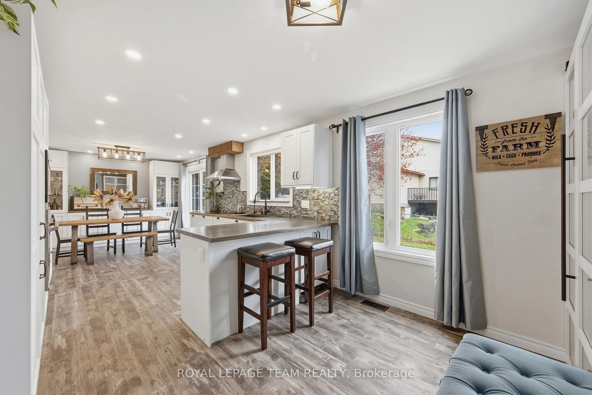 Photo 16 of 136 Malvern Drive, Ottawa, Barrhaven - Pheasant Run — HOMEH