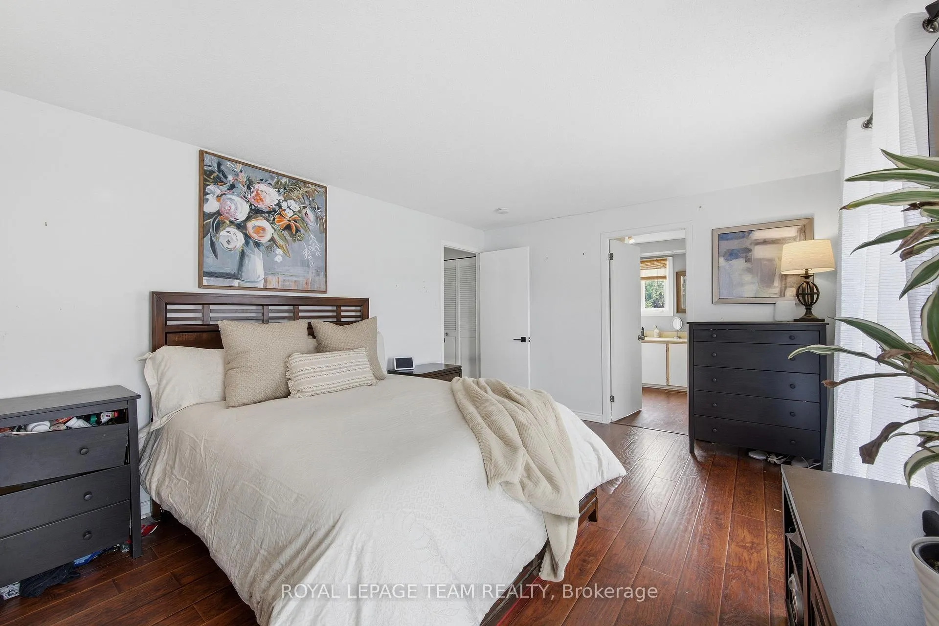 Photo 24 of 136 Malvern Drive, Ottawa, Barrhaven - Pheasant Run — HOMEH