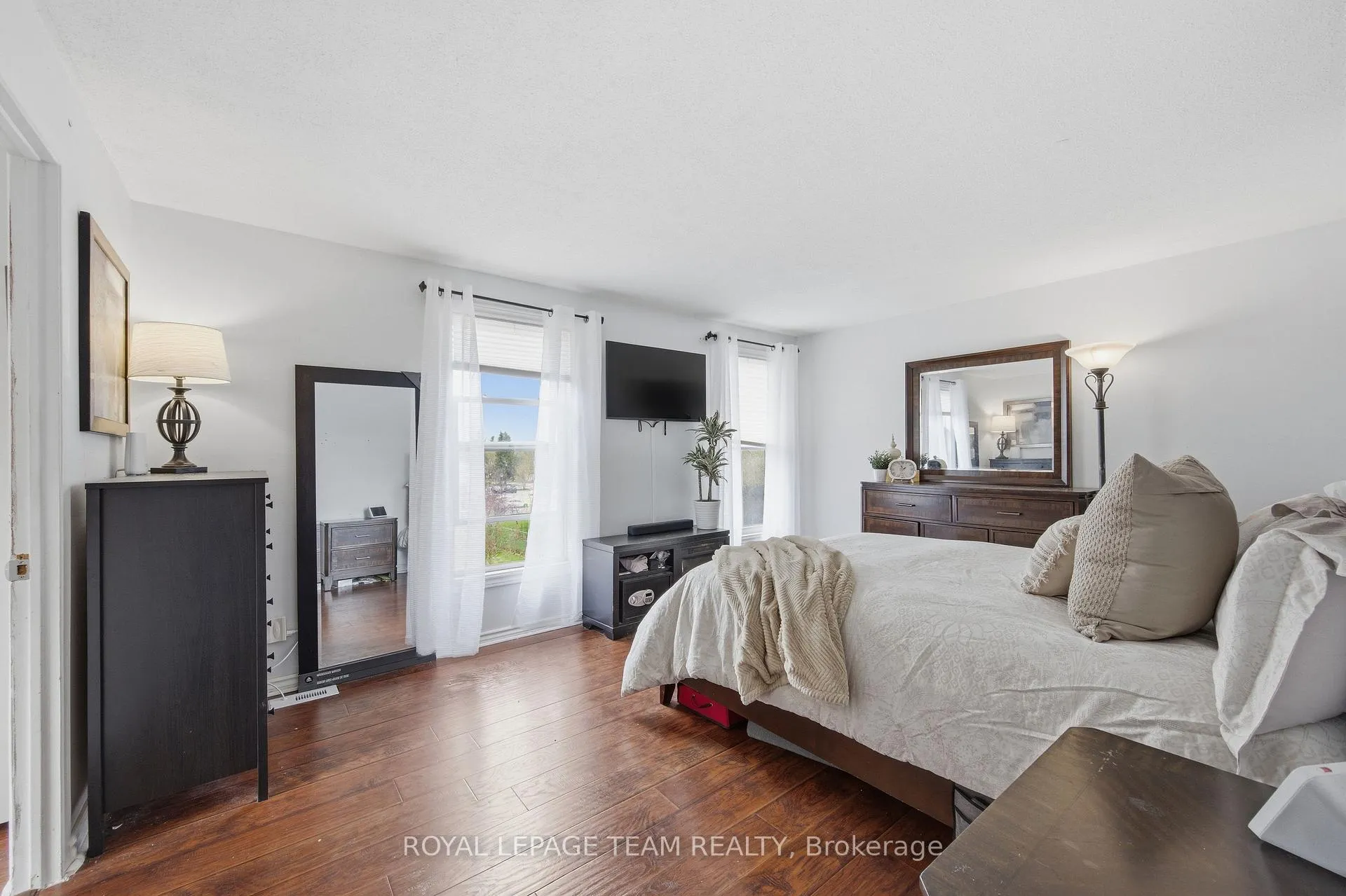 Photo 25 of 136 Malvern Drive, Ottawa, Barrhaven - Pheasant Run — HOMEH