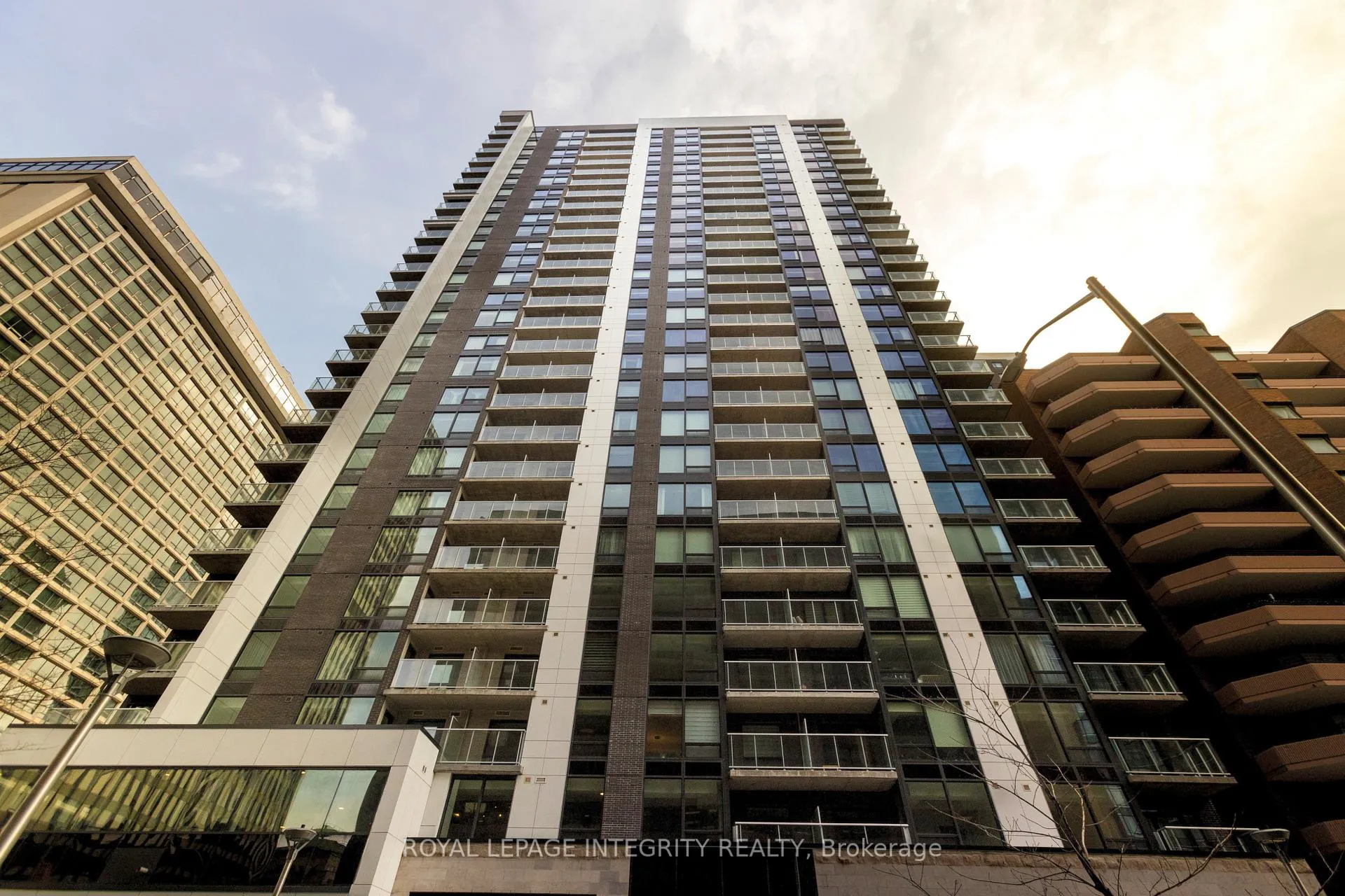 Photo 2 of Unit 2005, 340 Queen Street, Ottawa, Ottawa Centre — HOMEH