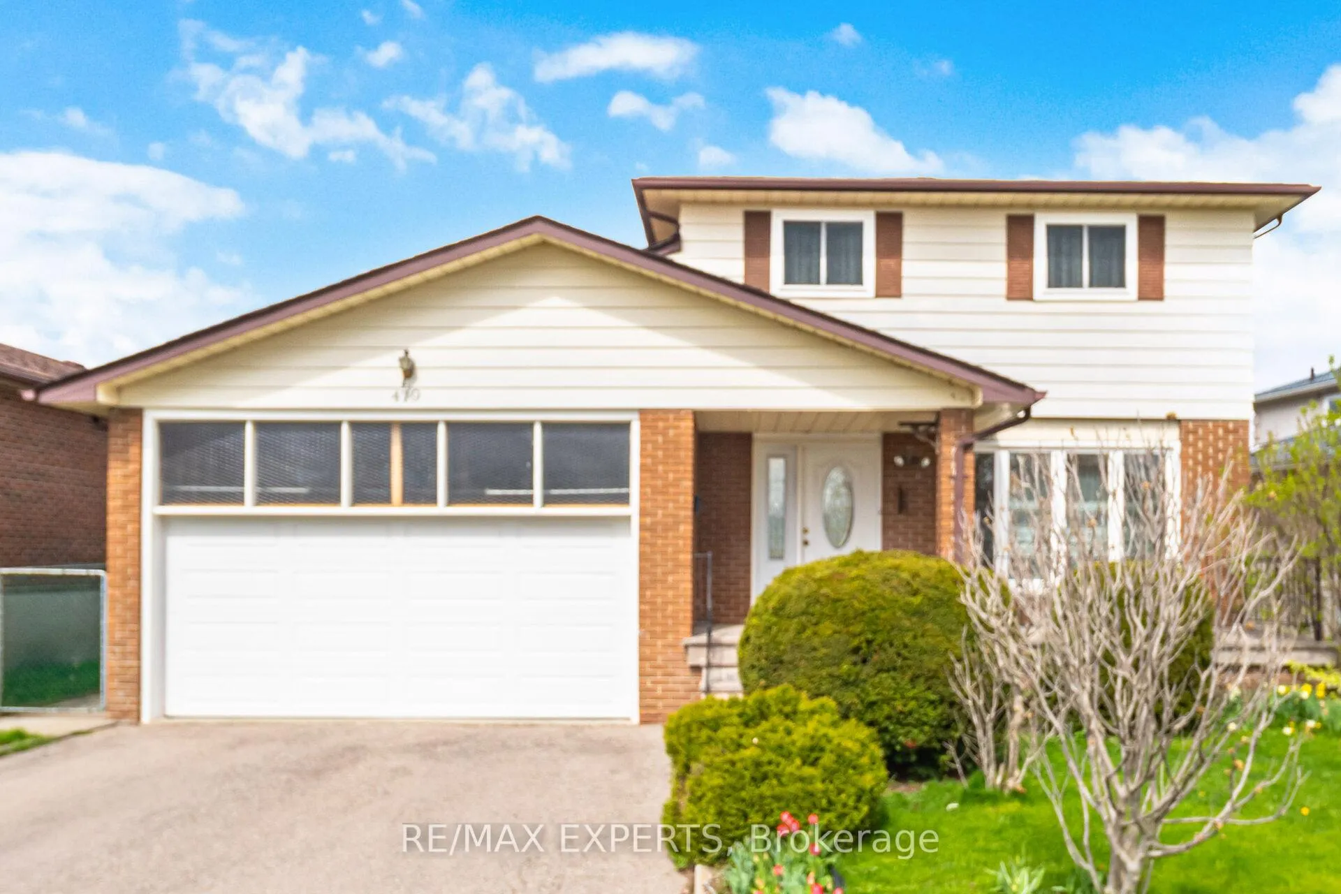 Photo 2 of 479 Louis Drive, Mississauga, Cooksville — HOMEH