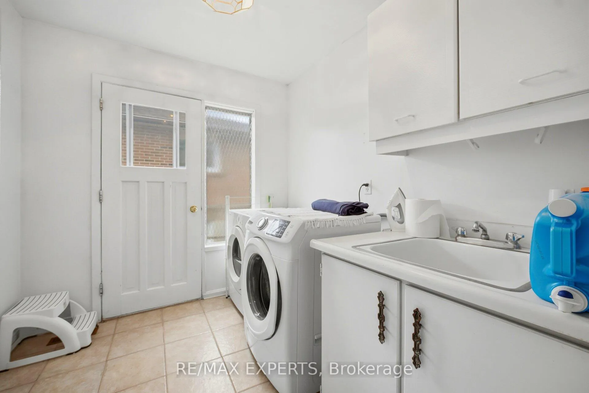 Photo 16 of 479 Louis Drive, Mississauga, Cooksville — HOMEH