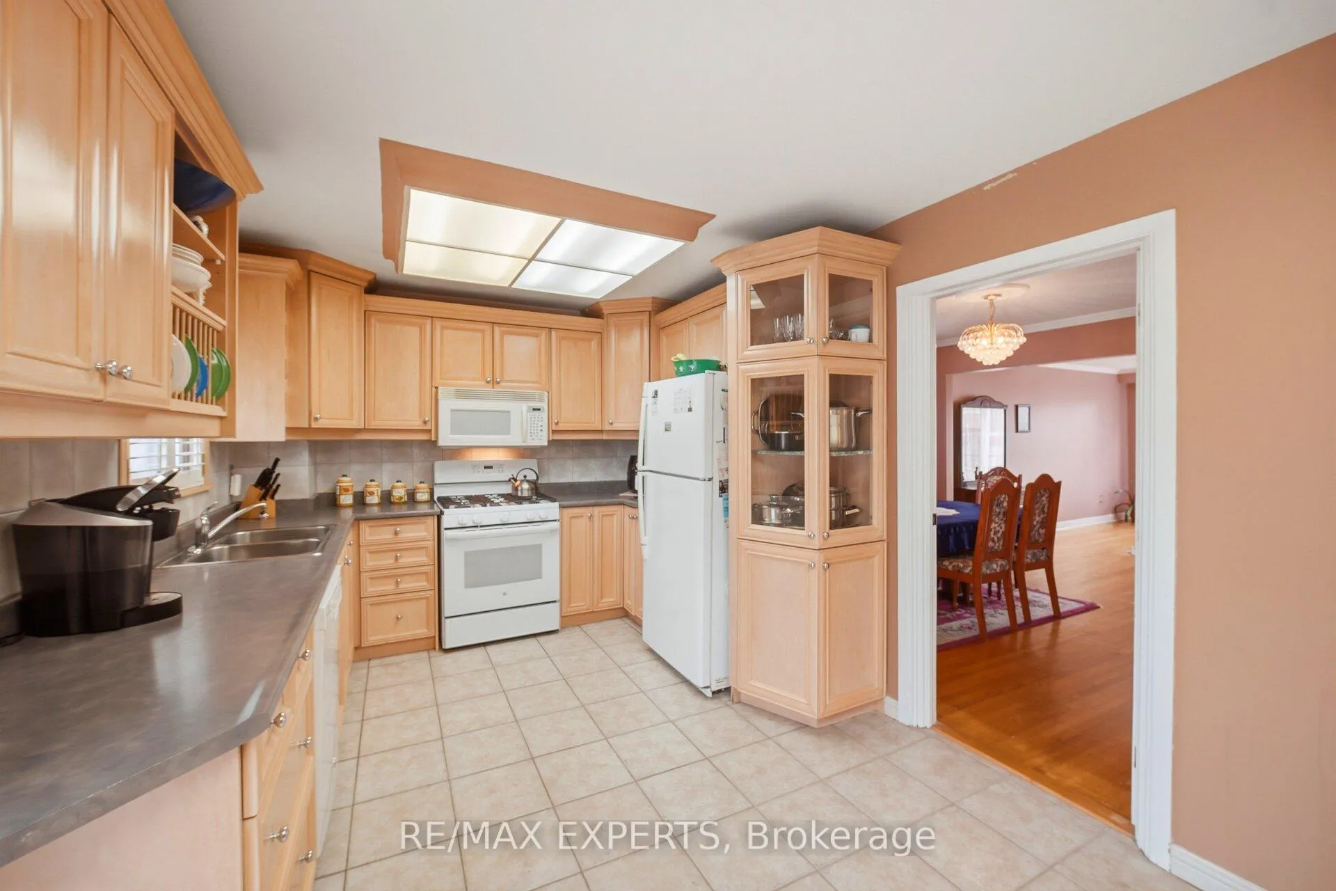 Photo 18 of 479 Louis Drive, Mississauga, Cooksville — HOMEH
