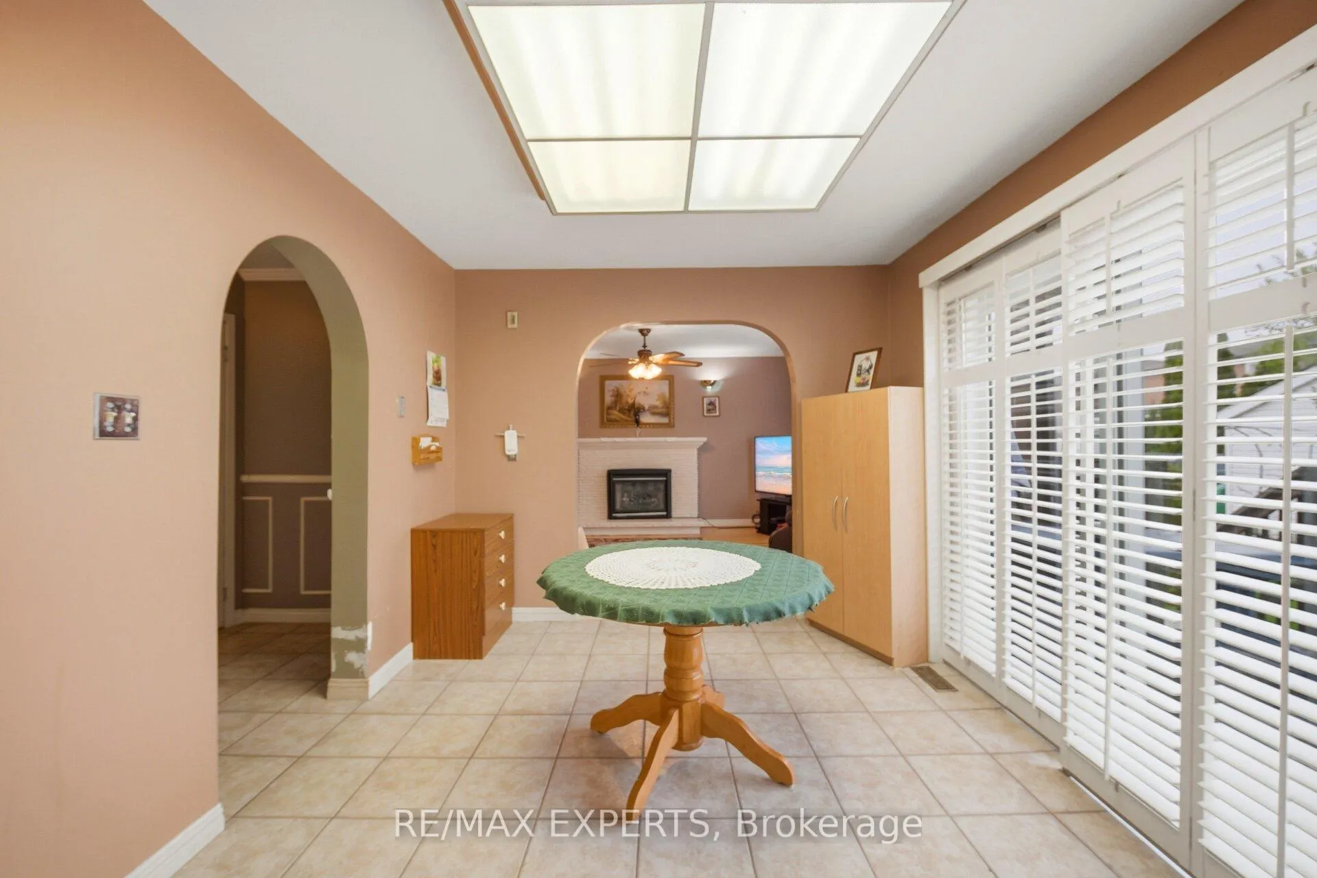 Photo 20 of 479 Louis Drive, Mississauga, Cooksville — HOMEH