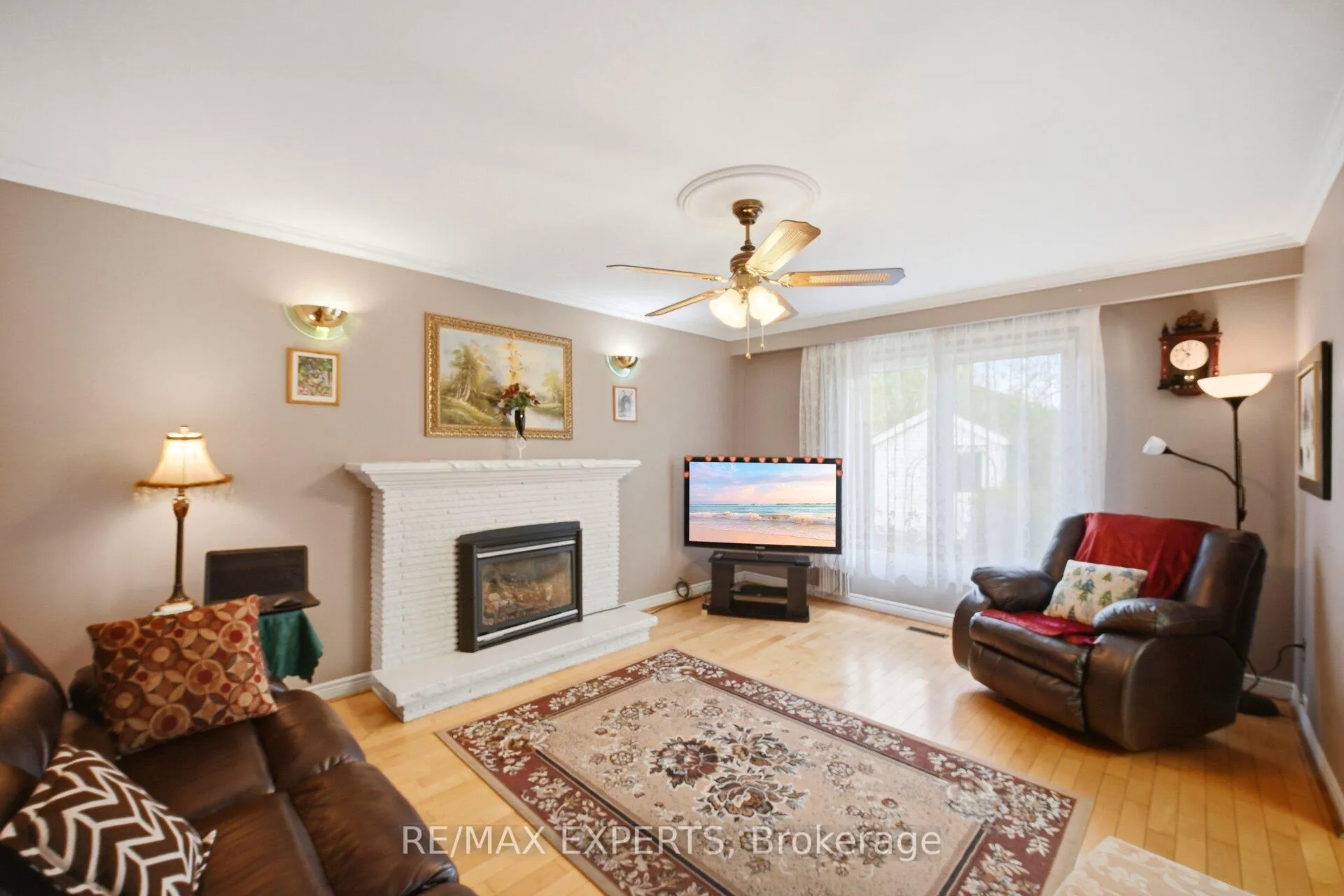 Photo 22 of 479 Louis Drive, Mississauga, Cooksville — HOMEH