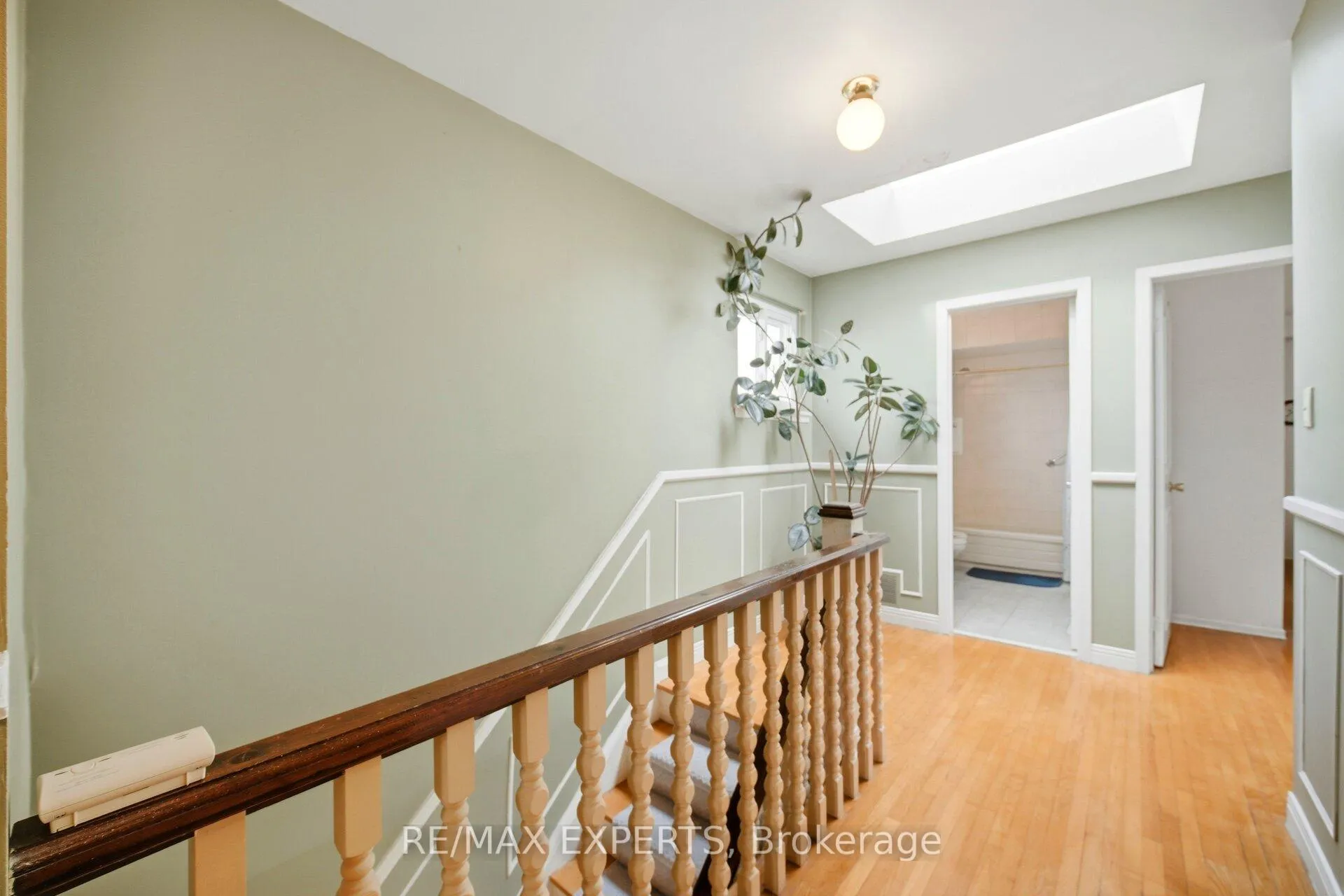 Photo 24 of 479 Louis Drive, Mississauga, Cooksville — HOMEH
