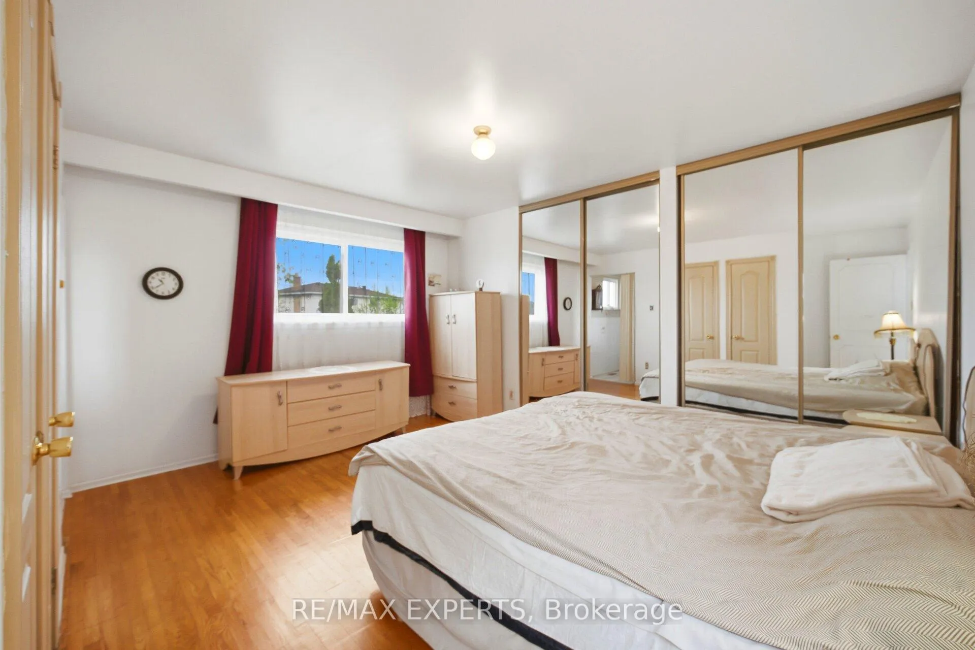 Photo 25 of 479 Louis Drive, Mississauga, Cooksville — HOMEH