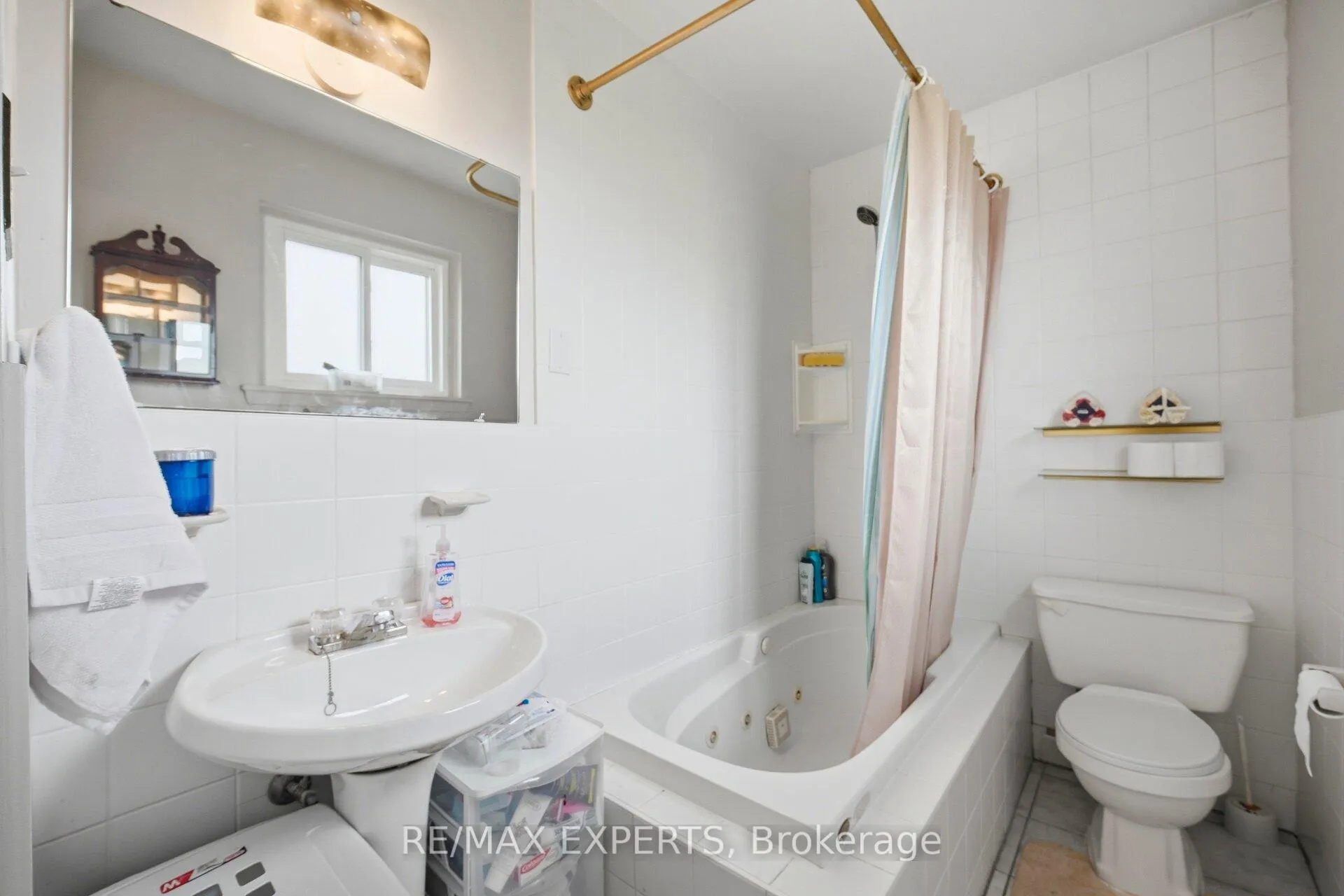Photo 28 of 479 Louis Drive, Mississauga, Cooksville — HOMEH