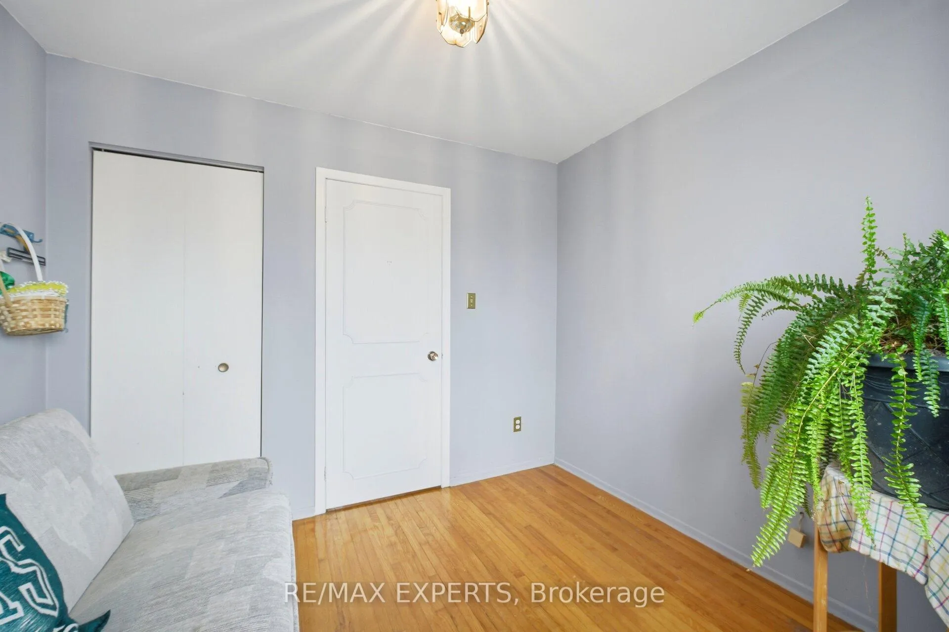 Photo 34 of 479 Louis Drive, Mississauga, Cooksville — HOMEH