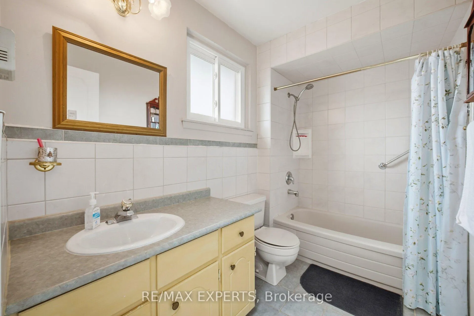 Photo 35 of 479 Louis Drive, Mississauga, Cooksville — HOMEH