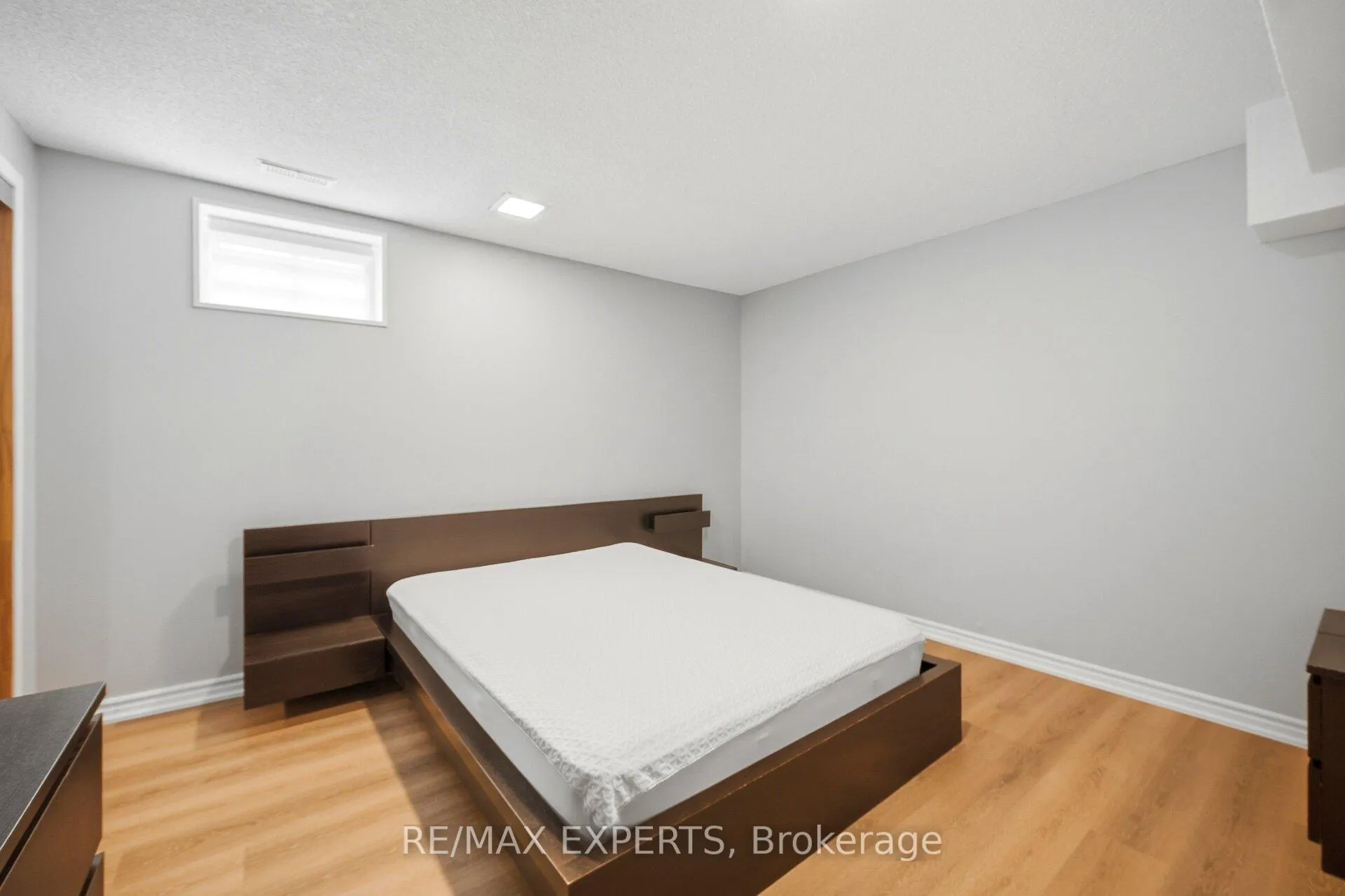 Photo 42 of 479 Louis Drive, Mississauga, Cooksville — HOMEH