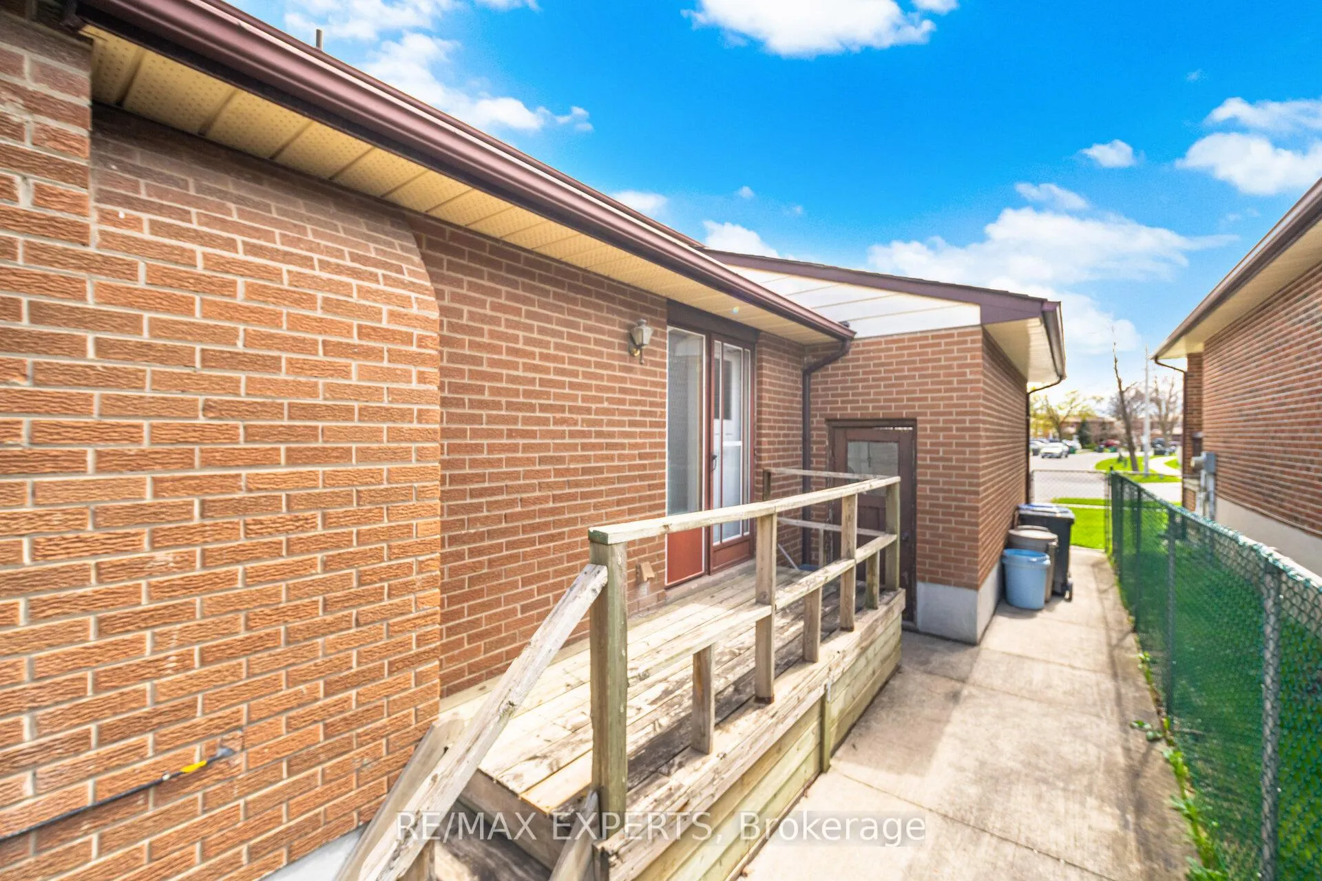 Photo 45 of 479 Louis Drive, Mississauga, Cooksville — HOMEH