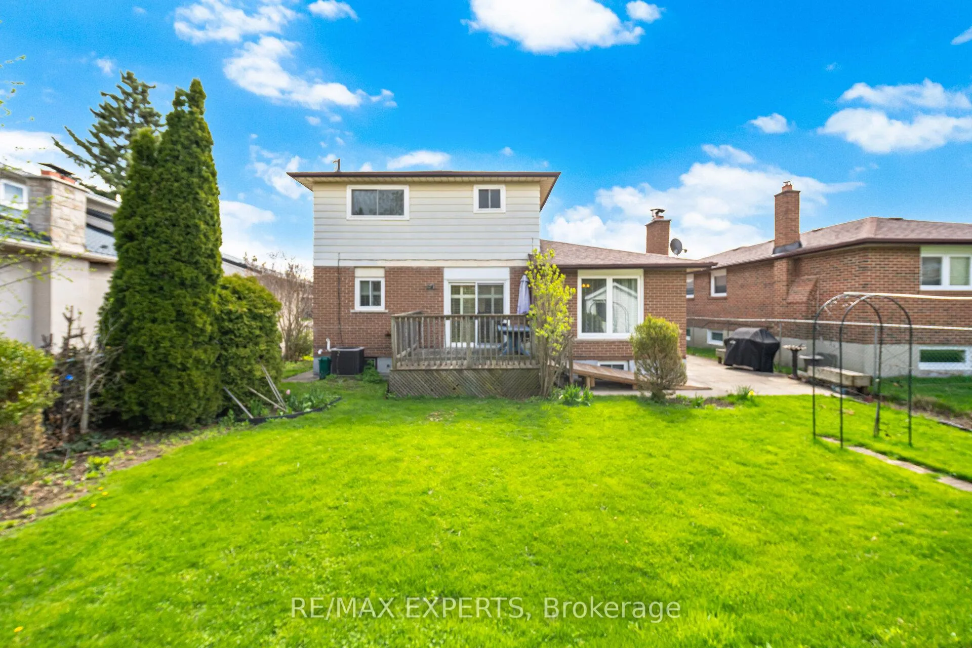Photo 48 of 479 Louis Drive, Mississauga, Cooksville — HOMEH