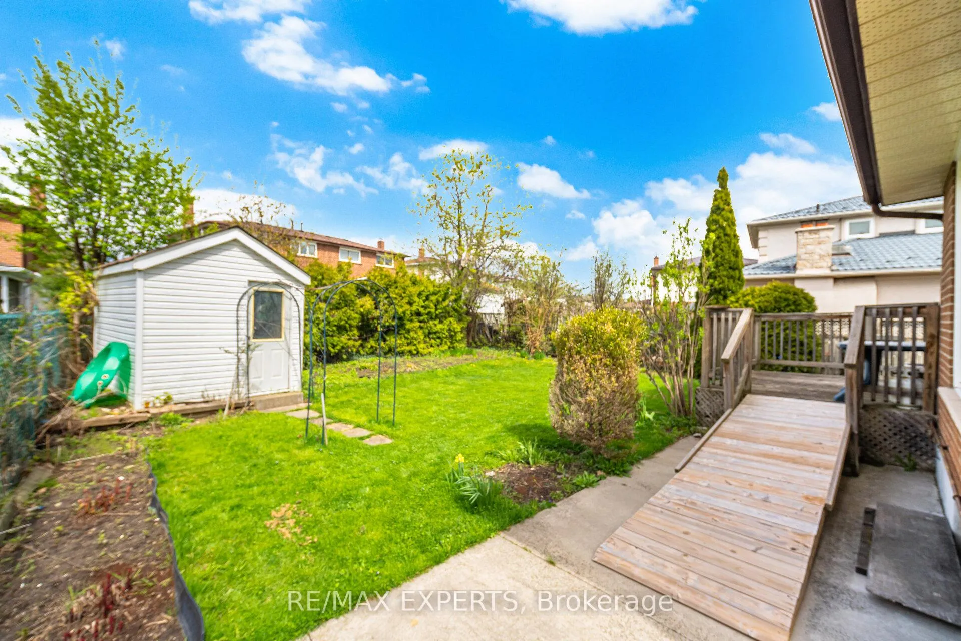 Photo 50 of 479 Louis Drive, Mississauga, Cooksville — HOMEH