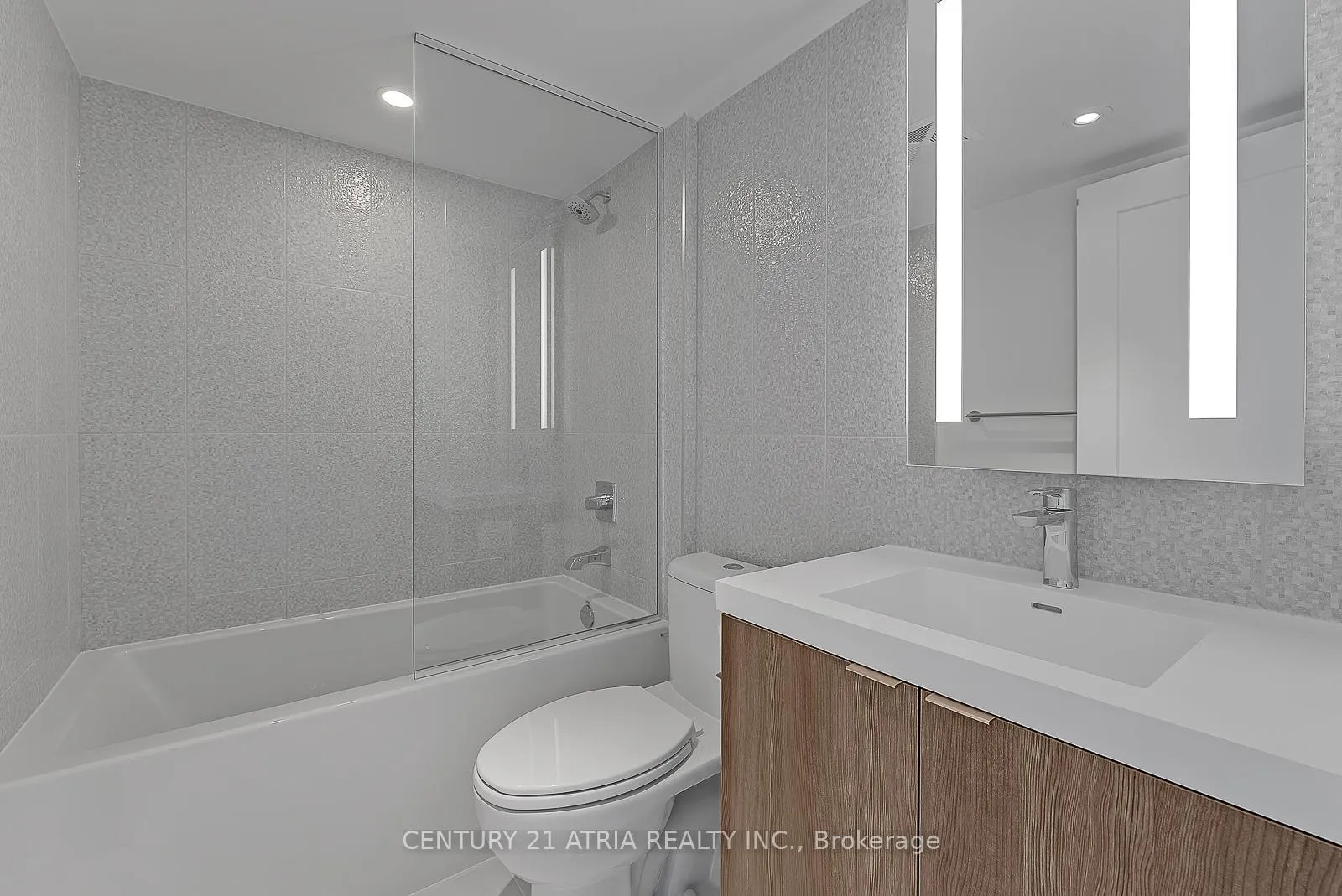 Photo 9 of Unit 1923, 585 Bloorr Street E, Toronto, North St. James Town — HOMEH