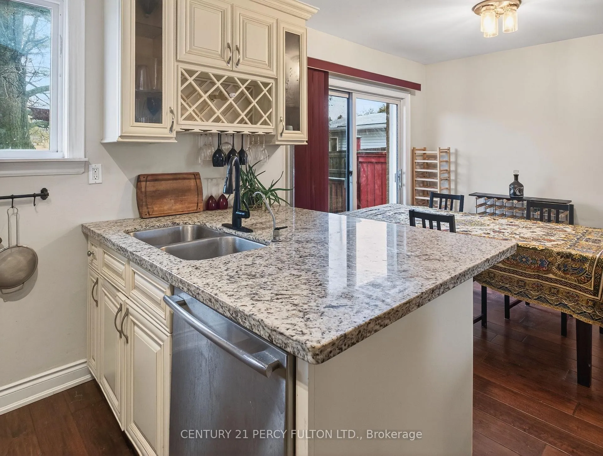 Photo 9 of 840 Bem Avenue, Pickering, Bay Ridges — HOMEH