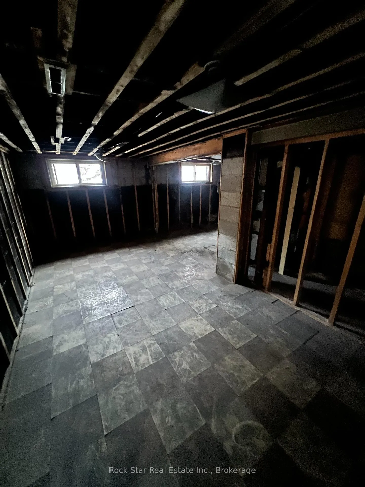 Photo 11 of 12 Holmesdale Road, Toronto, Caledonia-Fairbank — HOMEH