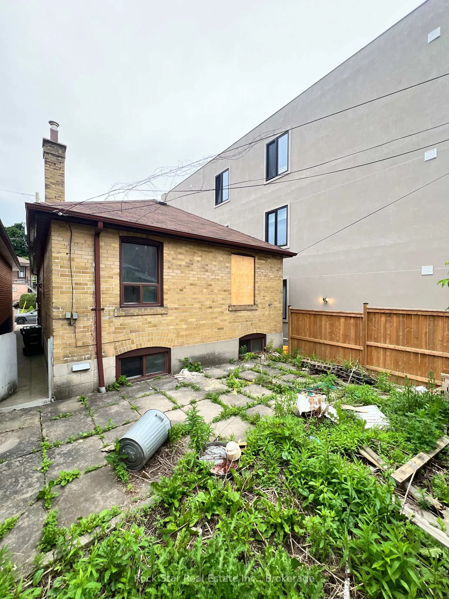 Photo 21 of 12 Holmesdale Road, Toronto, Caledonia-Fairbank — HOMEH
