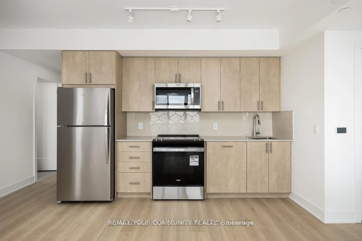 Photo 8 of Unit S2106, 2545 Simcoe Street N, Oshawa, Windfields — HOMEH