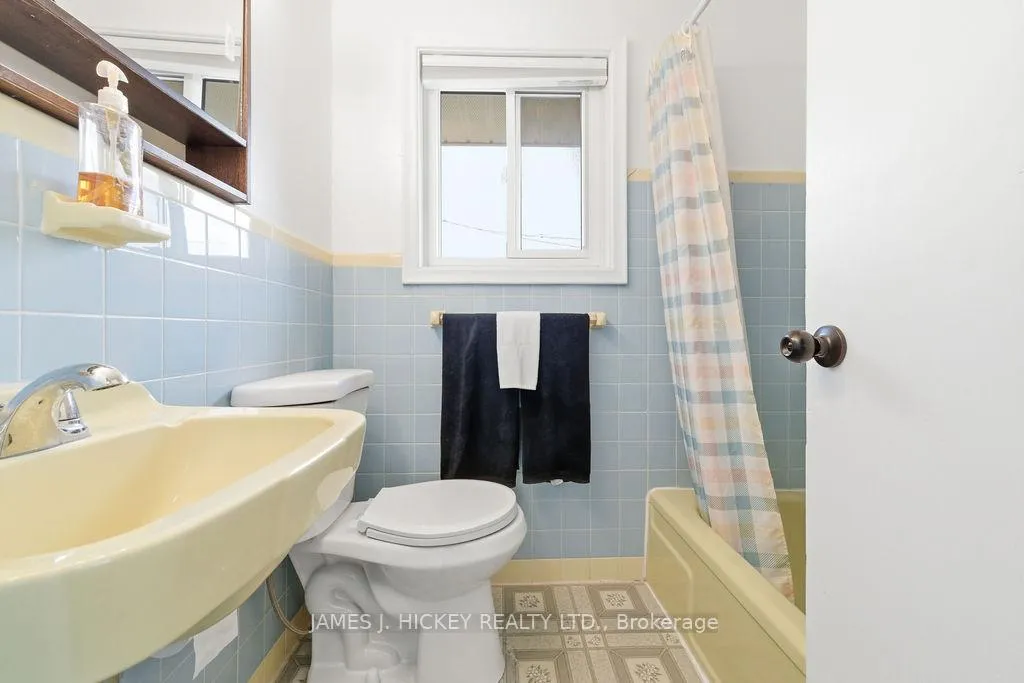 Photo 27 of 51 Frontenac Crescent, Deep River — HOMEH