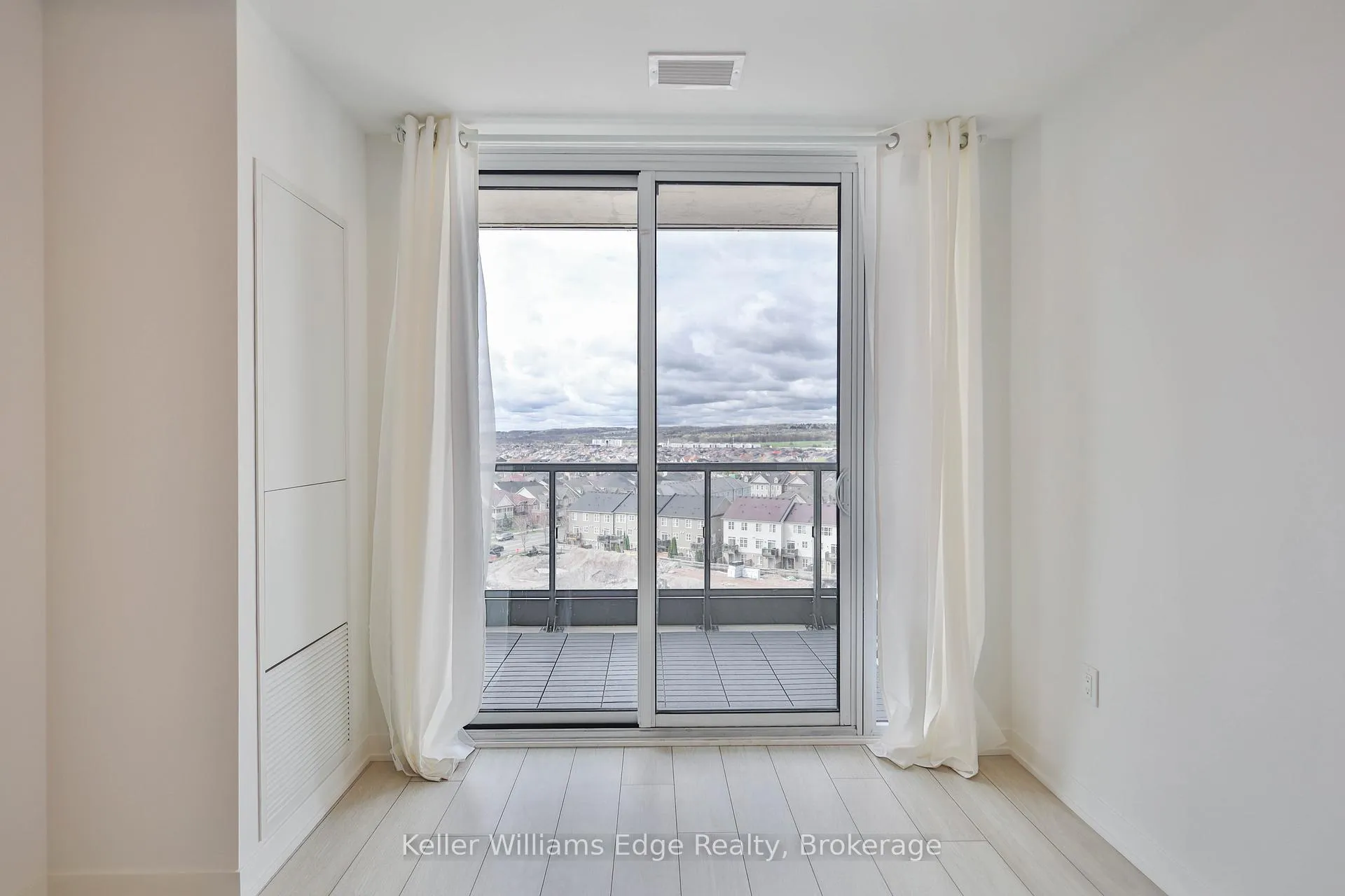 Photo 11 of Unit C801, 4878 Powers Common, Burlington, Alton — HOMEH