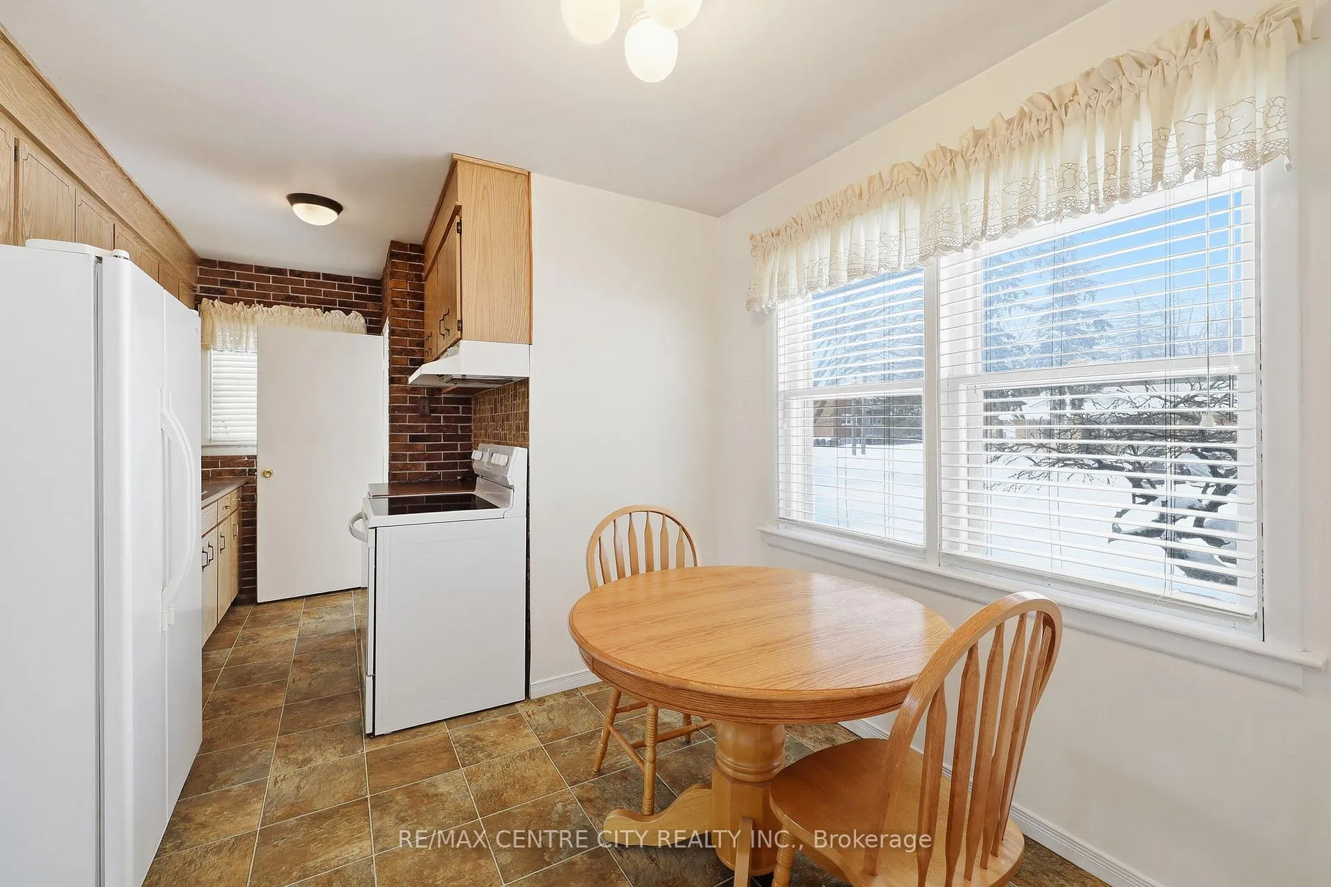 Photo 7 of 81 Clive Road, Kitchener — HOMEH