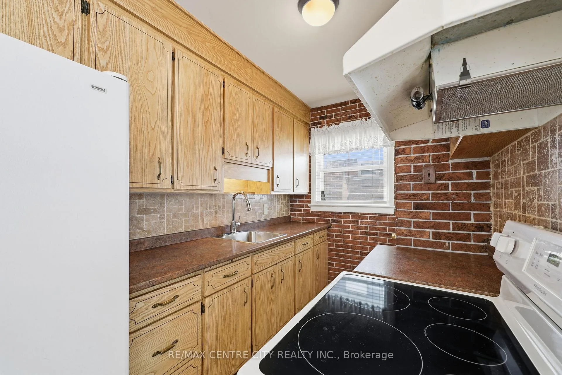 Photo 9 of 81 Clive Road, Kitchener — HOMEH