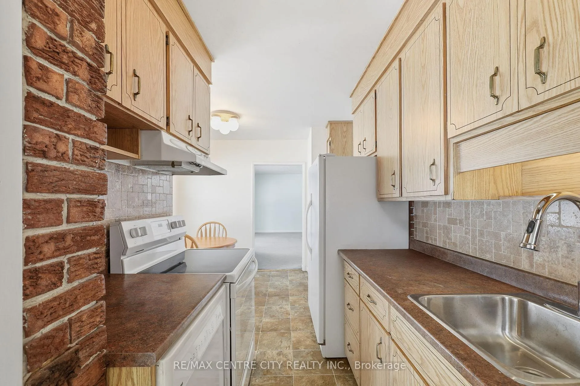 Photo 10 of 81 Clive Road, Kitchener — HOMEH