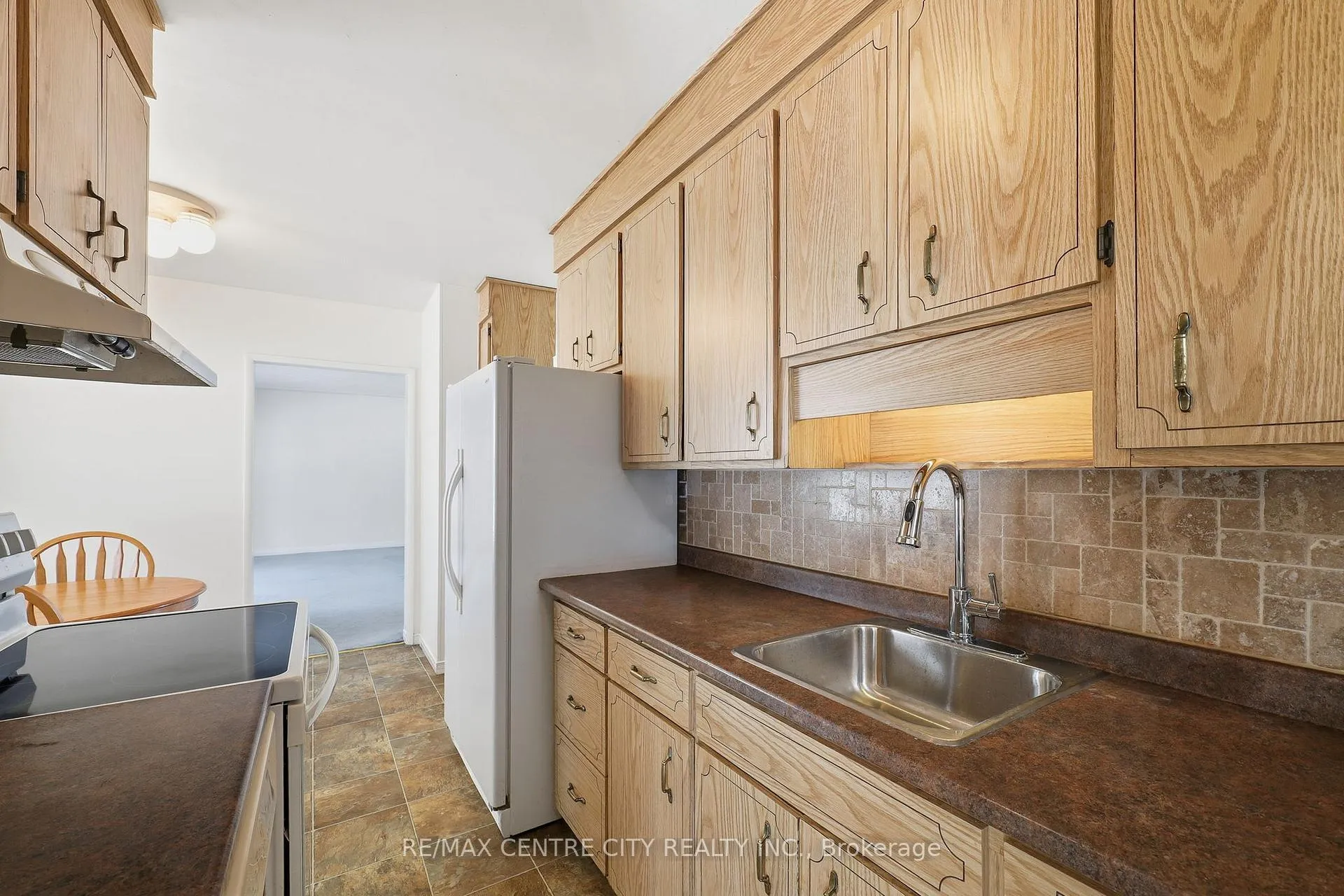 Photo 11 of 81 Clive Road, Kitchener — HOMEH