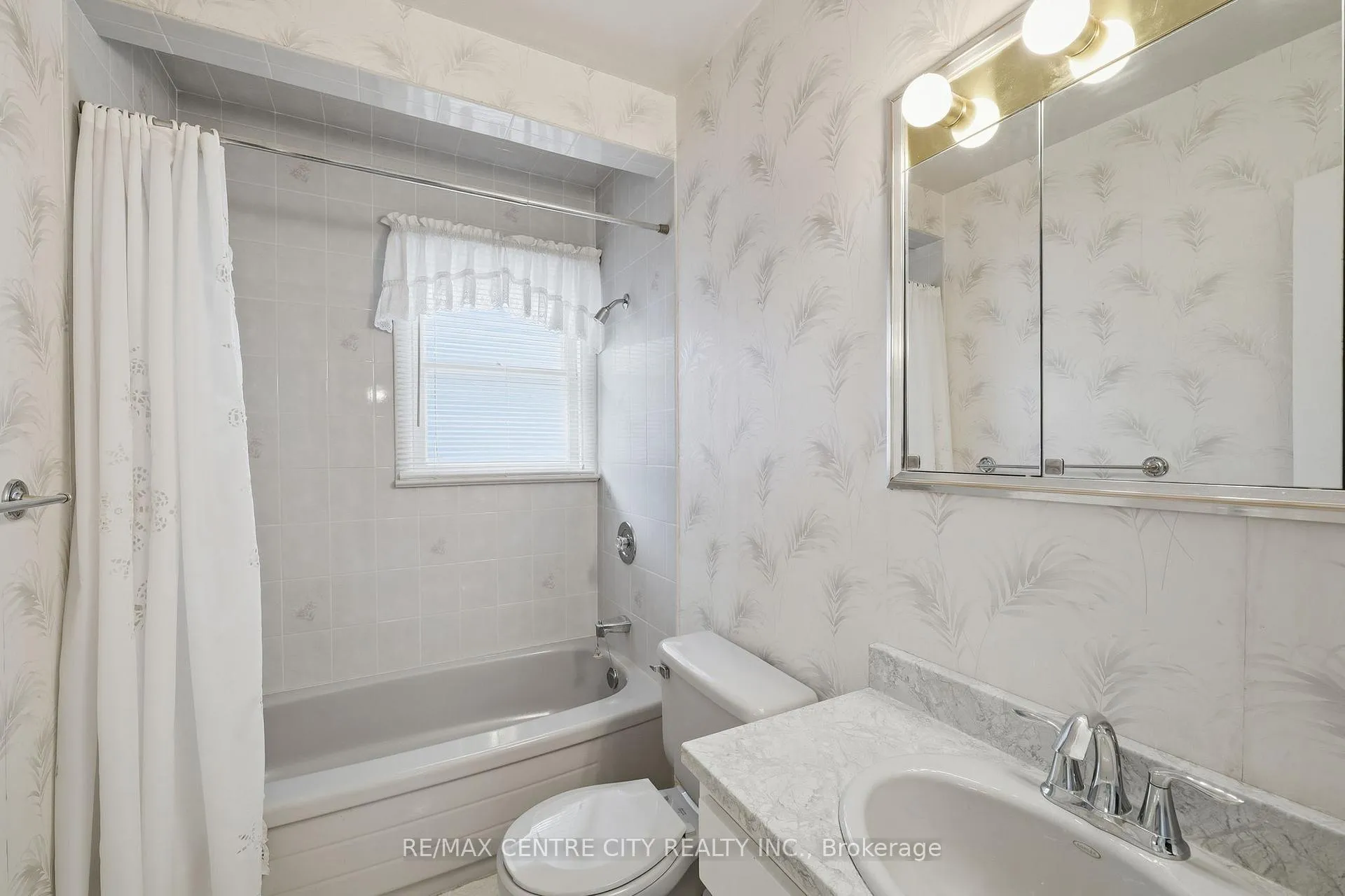Photo 19 of 81 Clive Road, Kitchener — HOMEH