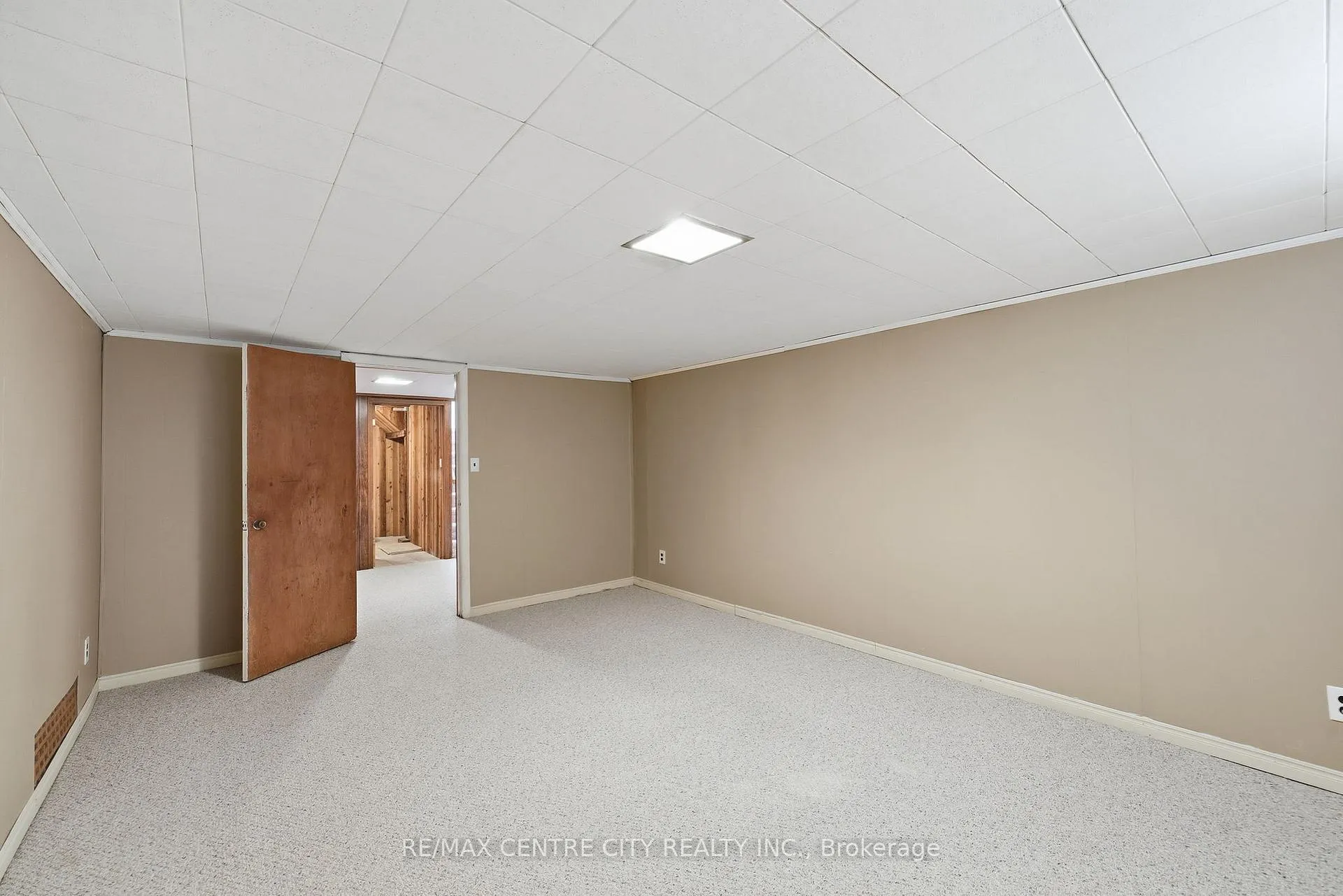Photo 24 of 81 Clive Road, Kitchener — HOMEH