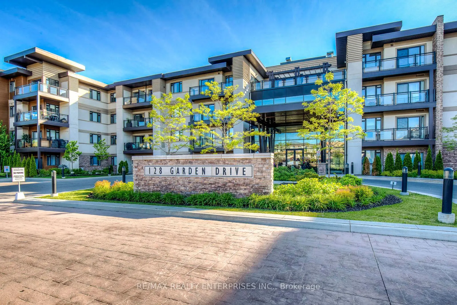 Photo 1 of Unit 202, 128 Garden Drive, Oakville, Central — HOMEH