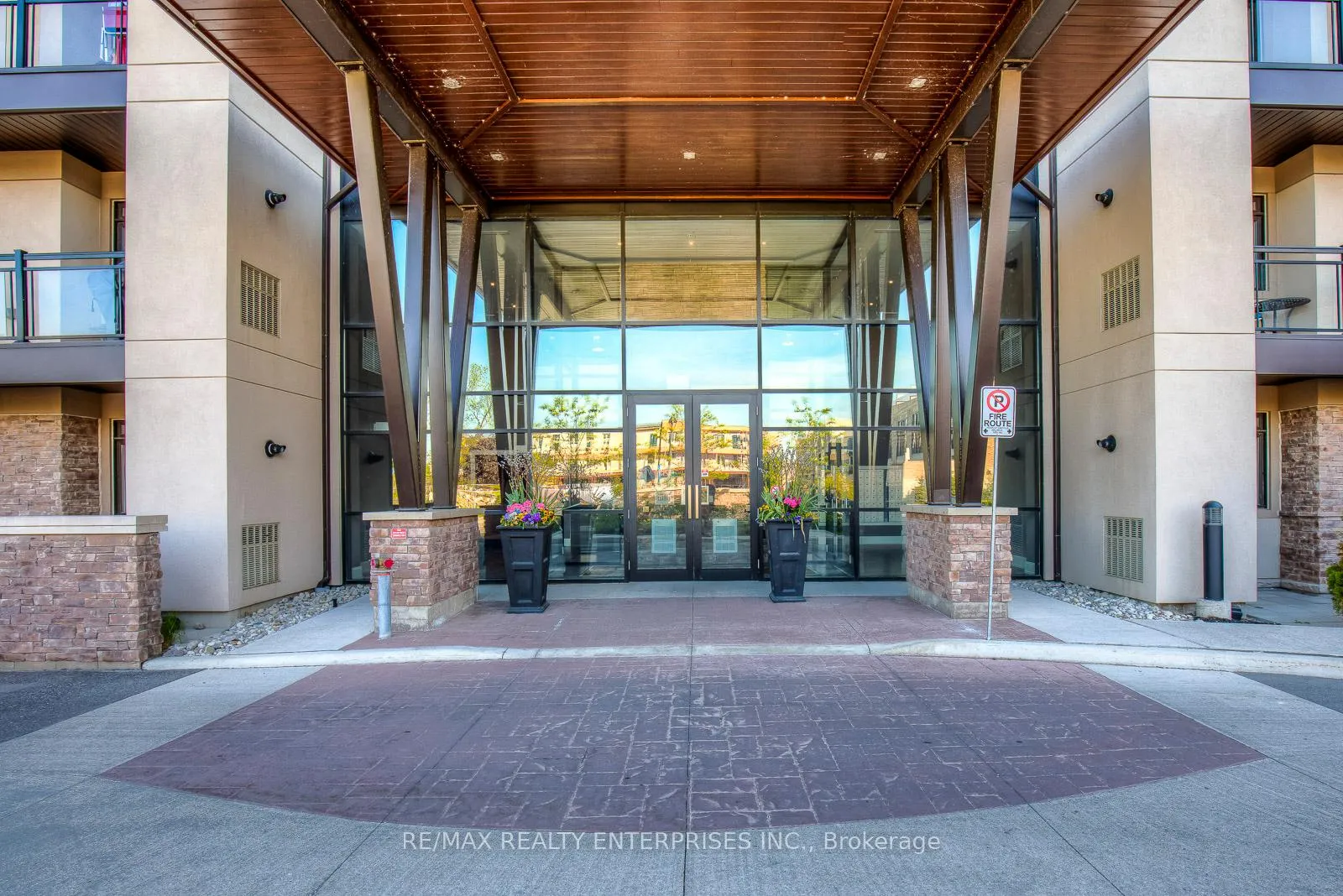 Photo 4 of Unit 202, 128 Garden Drive, Oakville, Central — HOMEH